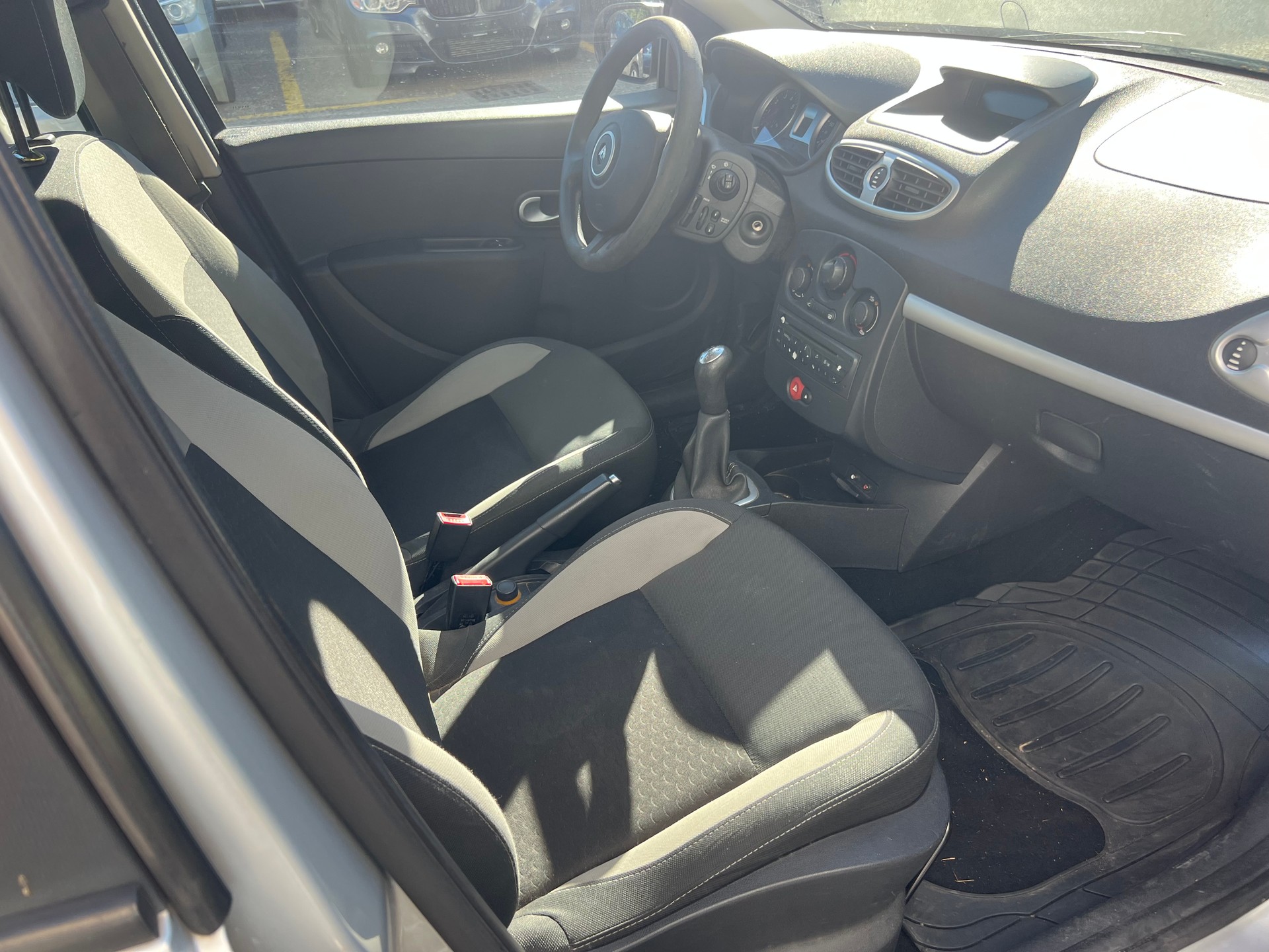RENAULT Clio 1.2 16V Expression-image-4