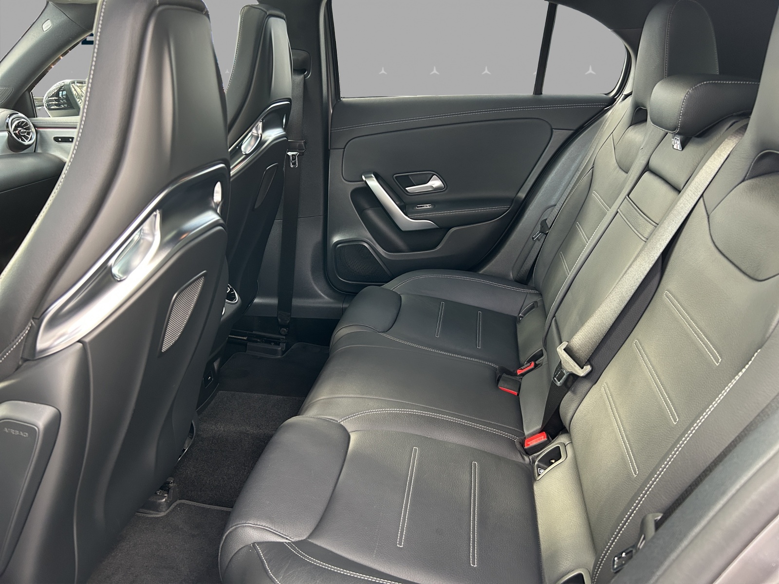MERCEDES-BENZ A 35 AMG 4Matic Speedshift-image-13