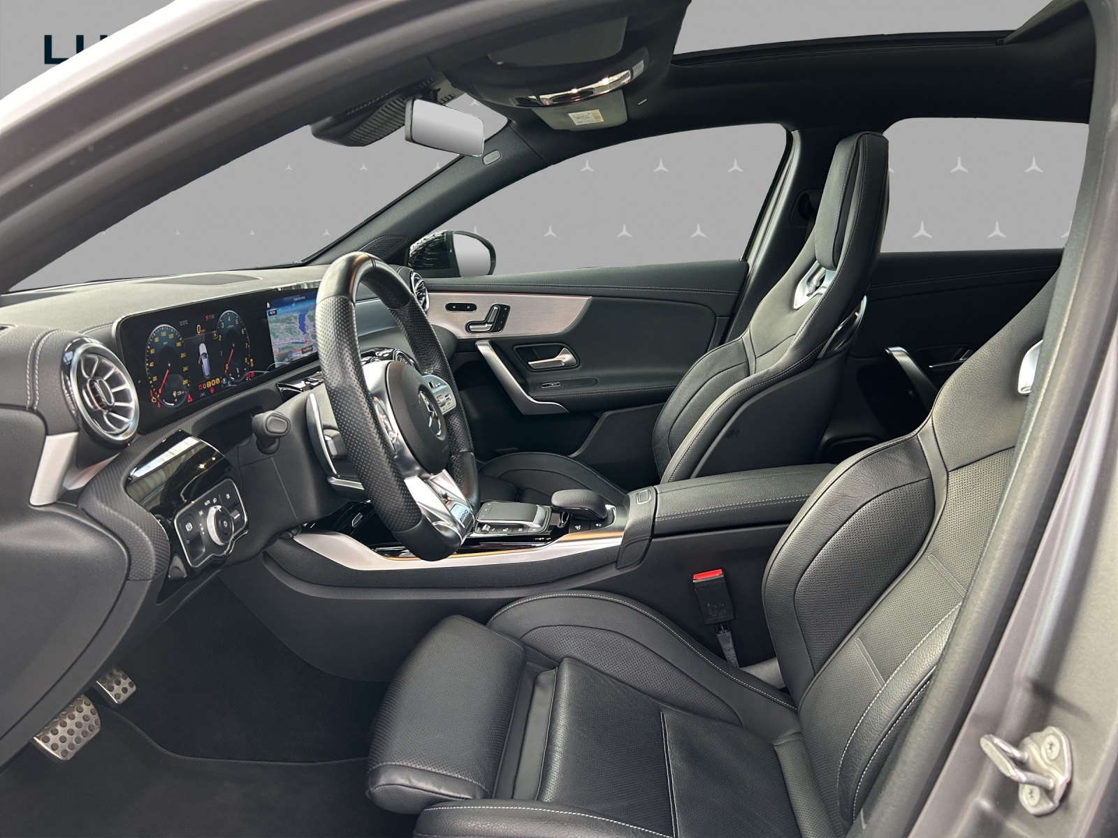 MERCEDES-BENZ A 35 AMG 4Matic Speedshift-image-7