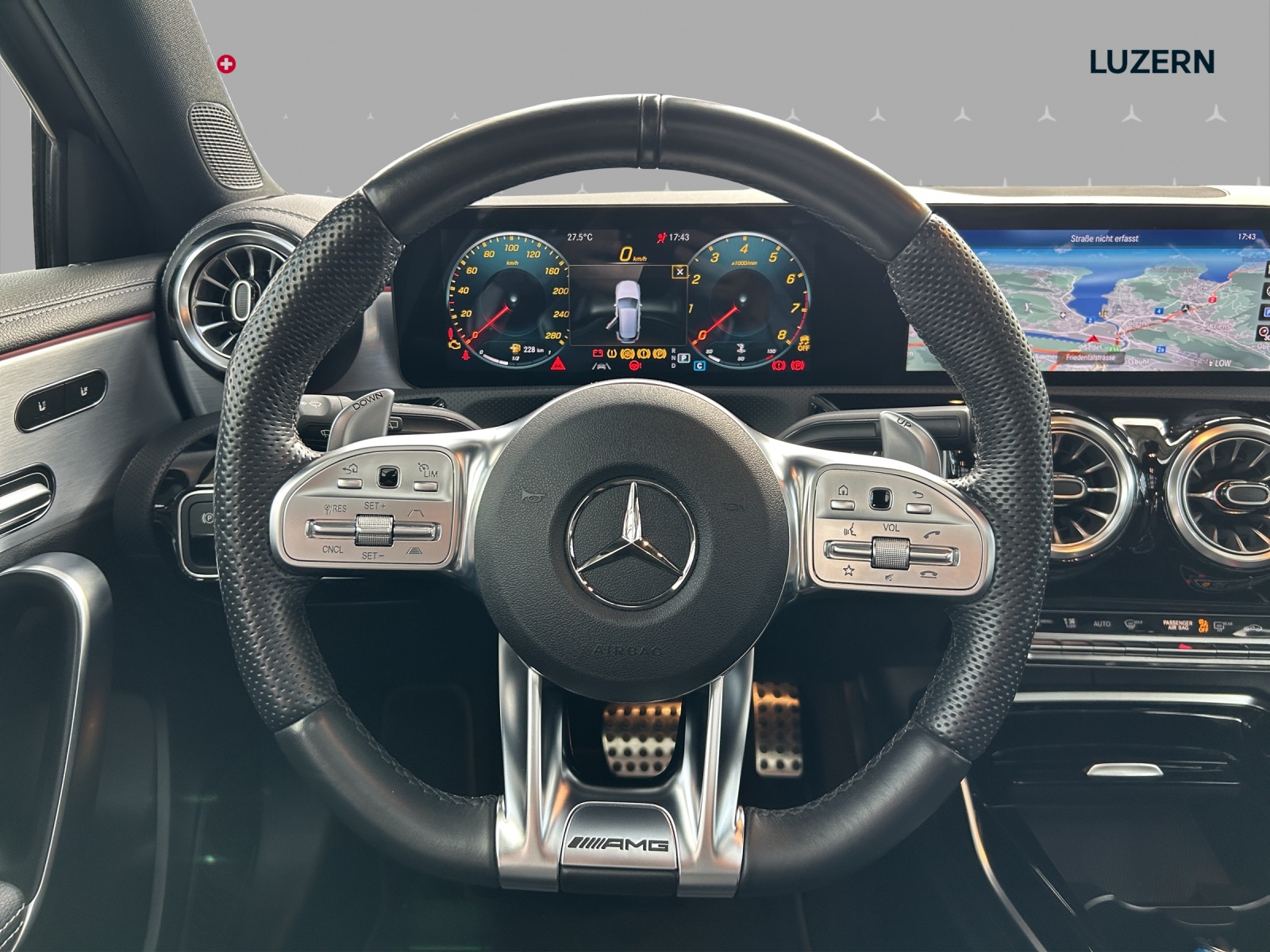 MERCEDES-BENZ A 35 AMG 4Matic Speedshift-image-9