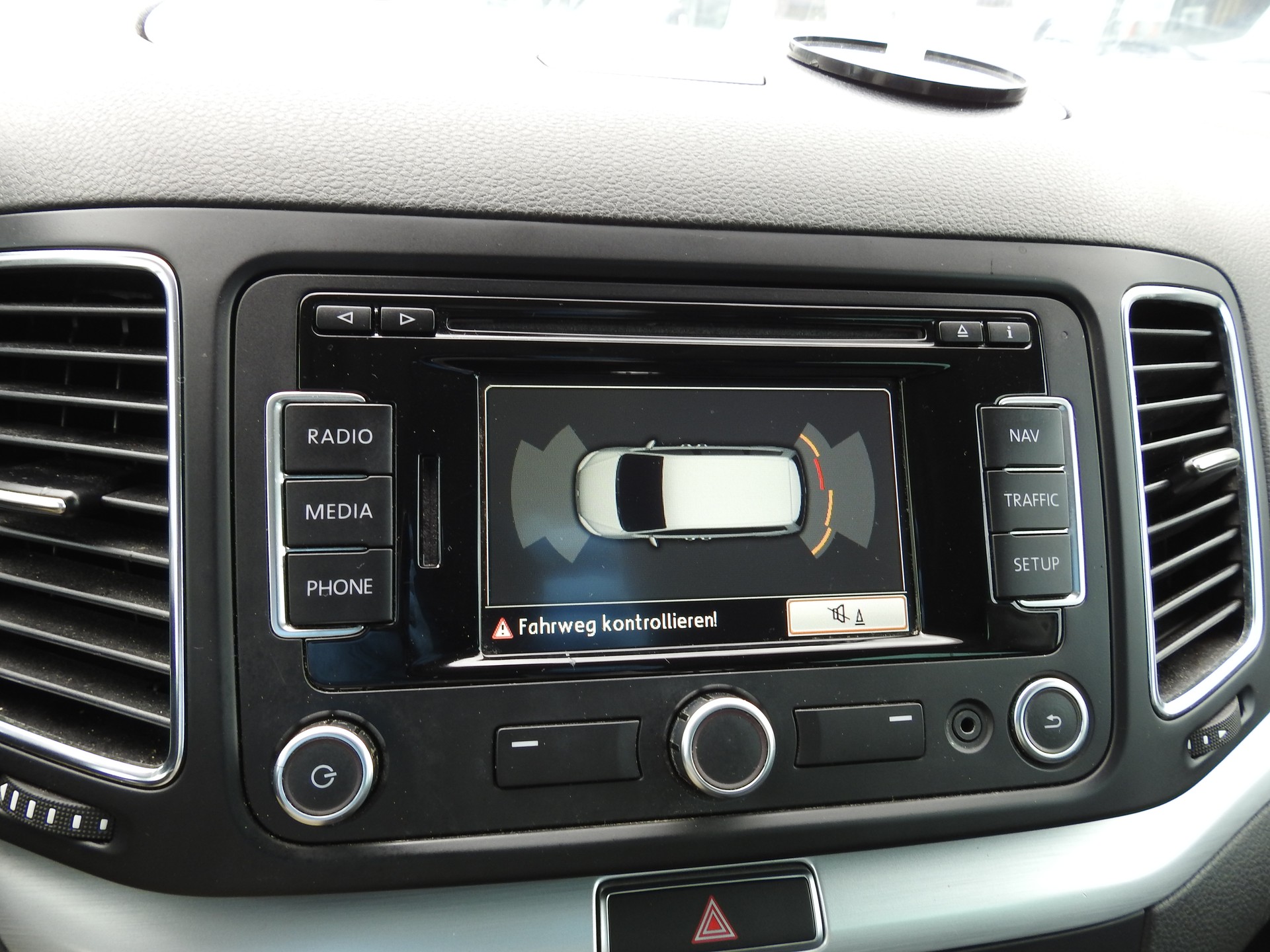 VW Sharan 2.0 TDI BMT Style 4Motion-image-23