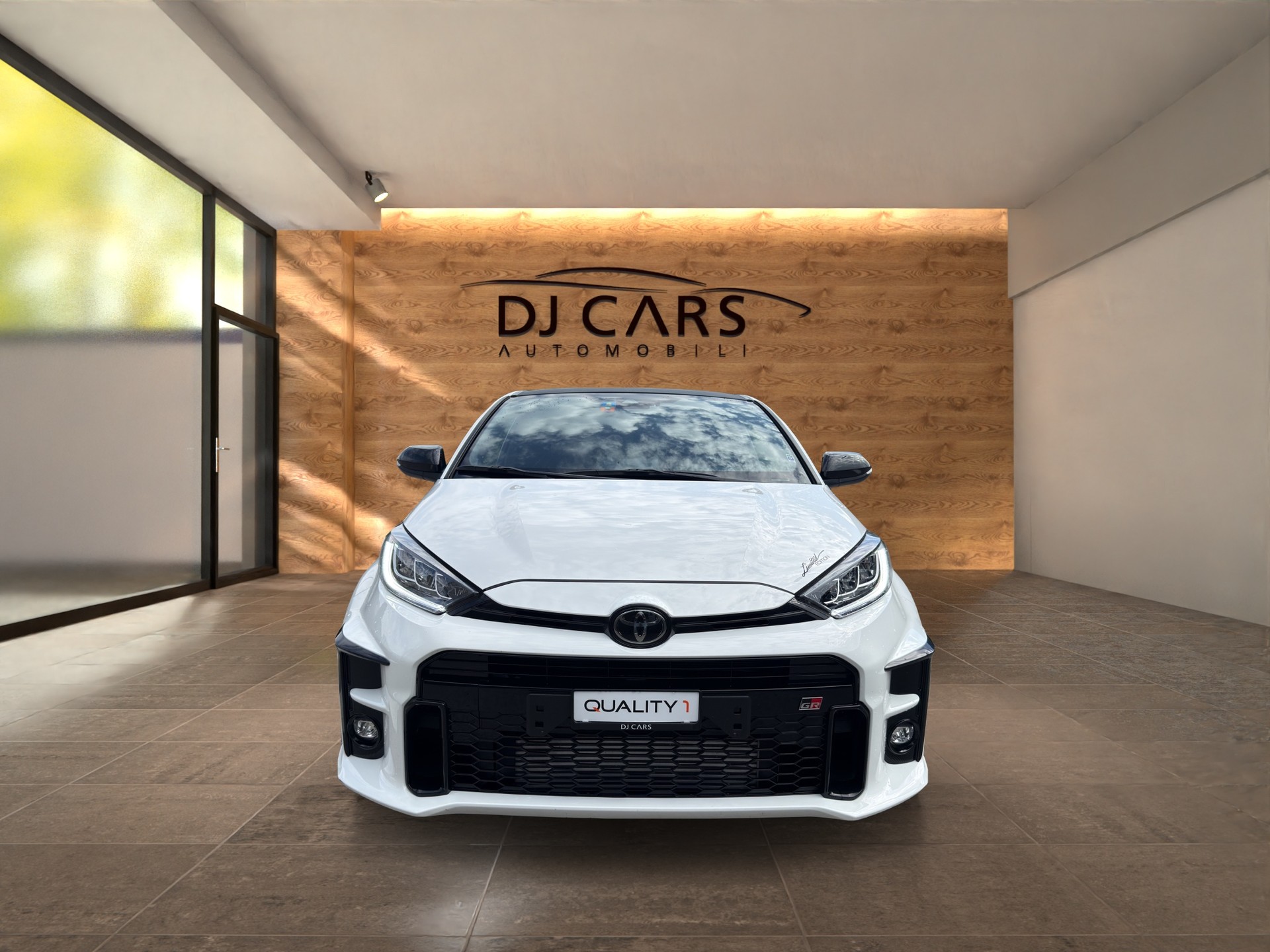 TOYOTA Yaris 1.6 GR Sport-image-1