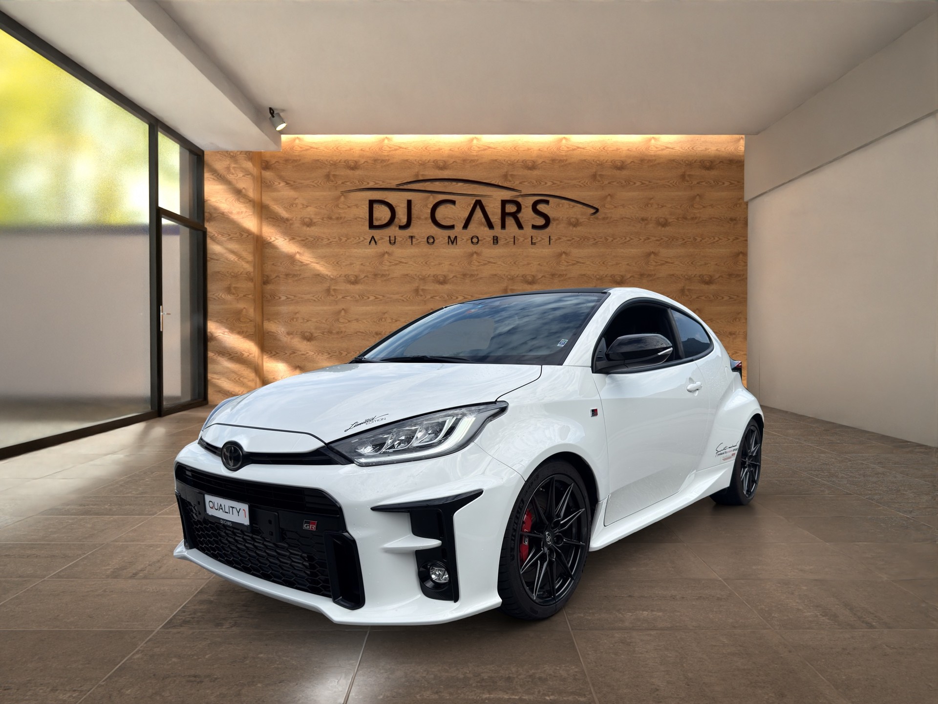 TOYOTA Yaris 1.6 GR Sport-image-0