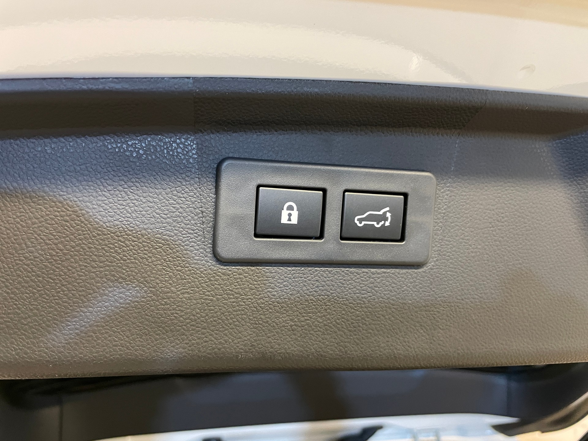 SUBARU Outback 2.5i Luxury AWD Limited-image-5