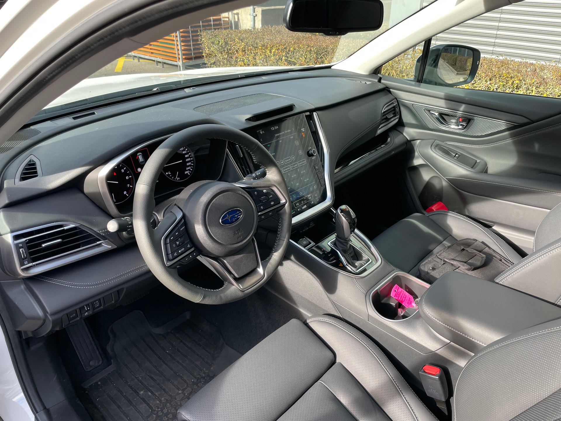 SUBARU Outback 2.5i Luxury AWD Limited-image-9