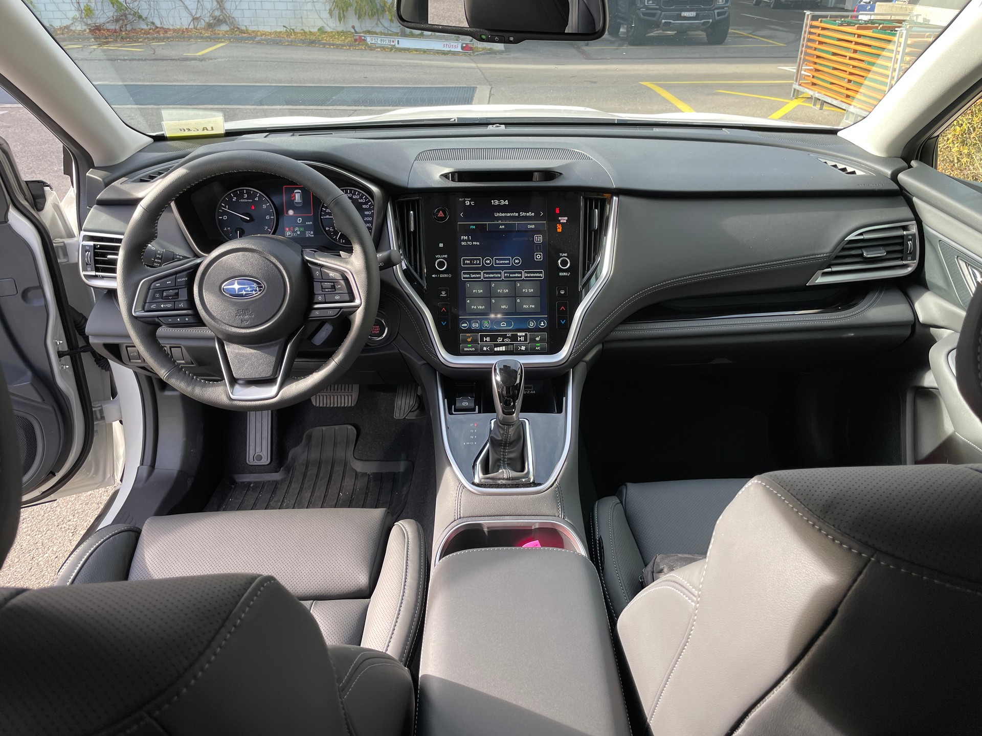 SUBARU Outback 2.5i Luxury AWD Limited-image-17