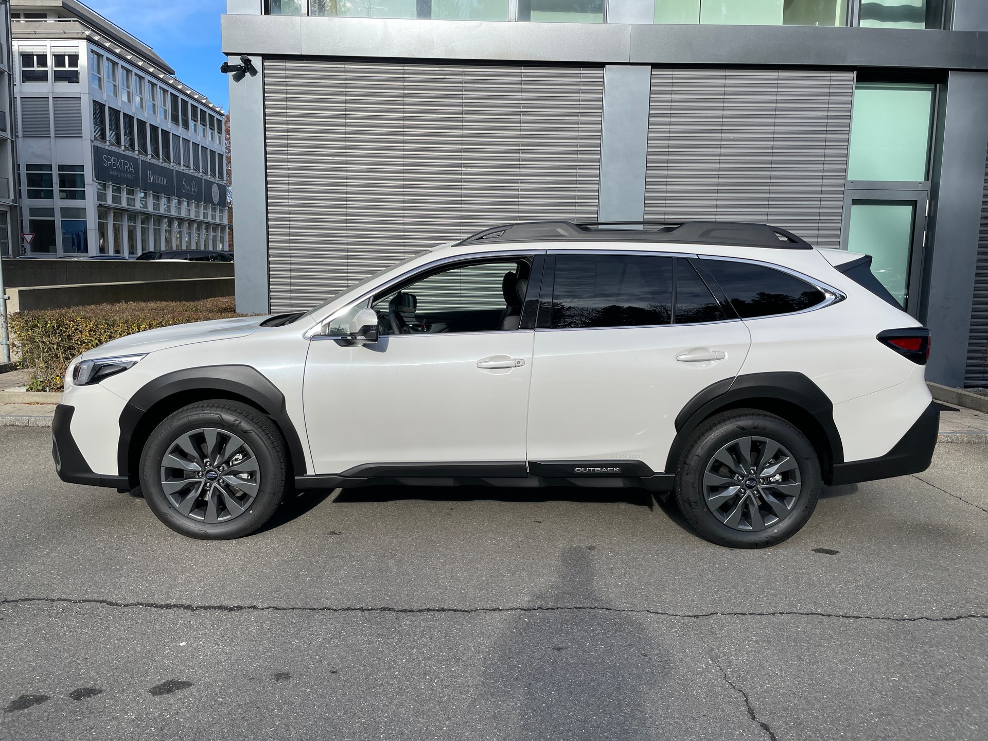 SUBARU Outback 2.5i Luxury AWD Limited-image-1