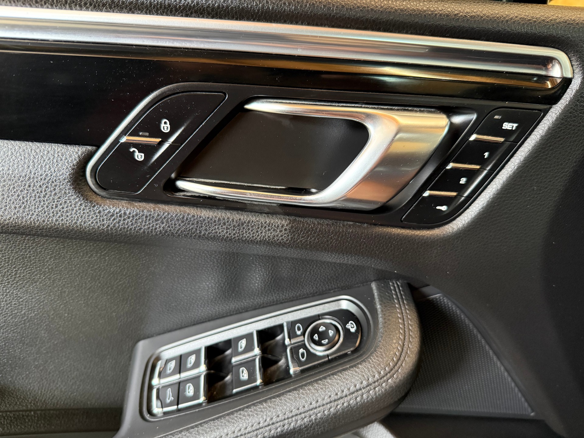 PORSCHE Macan S Diesel PDK-image-13