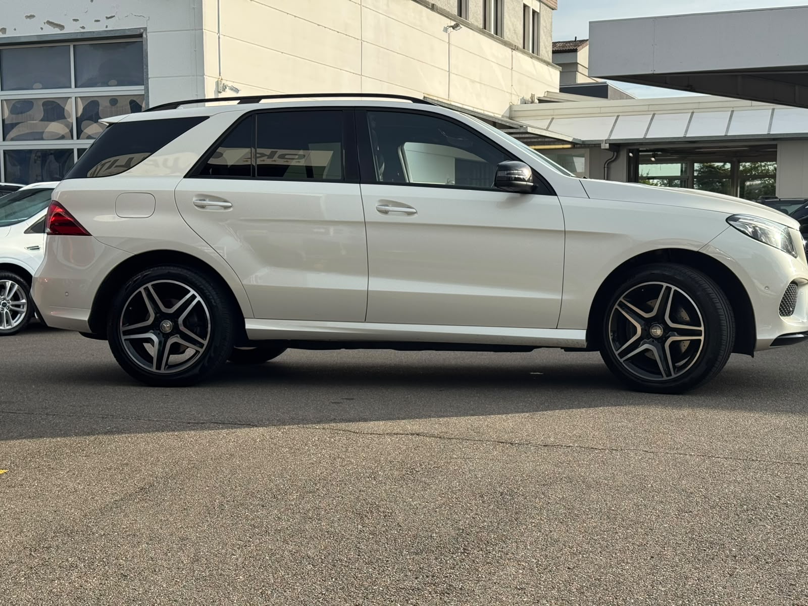 MERCEDES-BENZ GLE 350 d Executive 4Matic 9G-Tronic-image-4