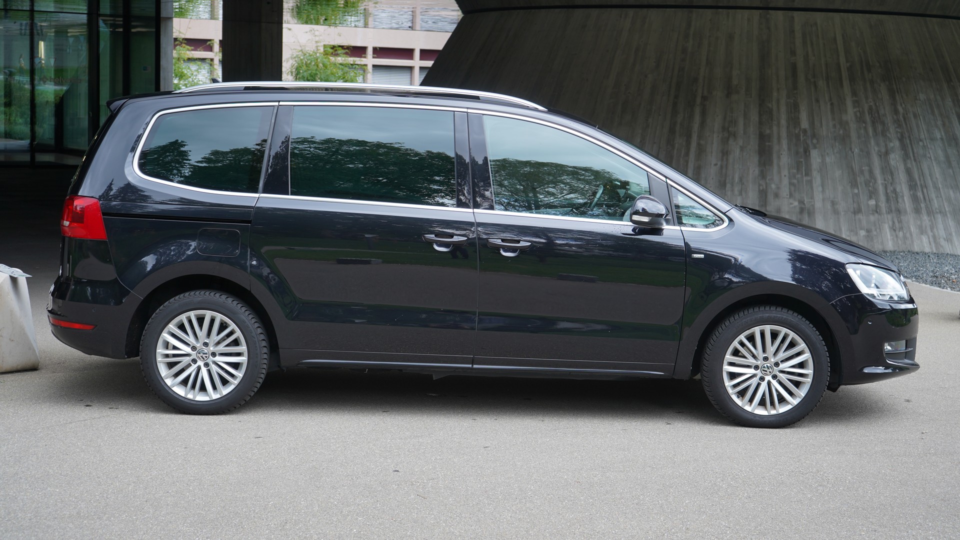 VW Sharan 2.0 TDI 7 Sitze-image-3