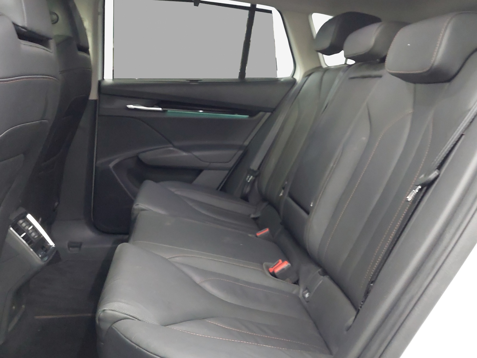 SKODA Enyaq iV 80-image-12