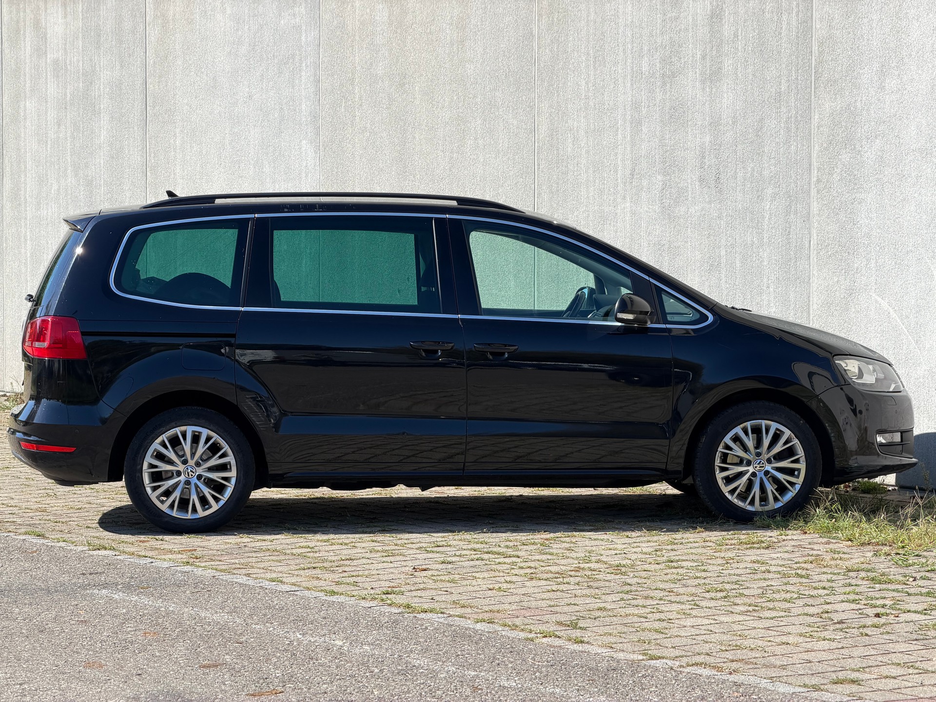 VW Sharan 2.0 TDI BlueMotion Technology Highline DSG-image-4