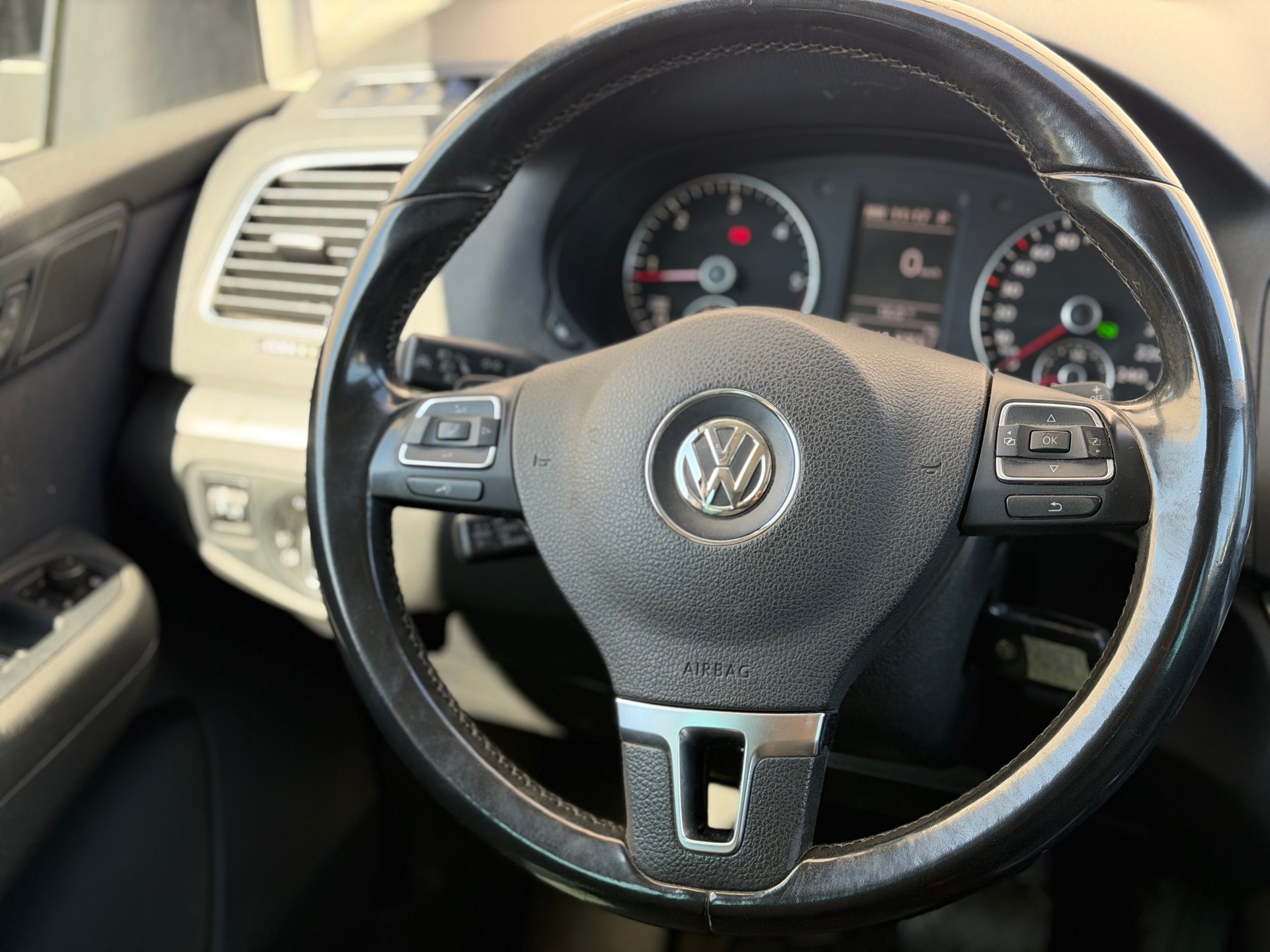 VW Sharan 2.0 TDI BlueMotion Technology Highline DSG-image-18