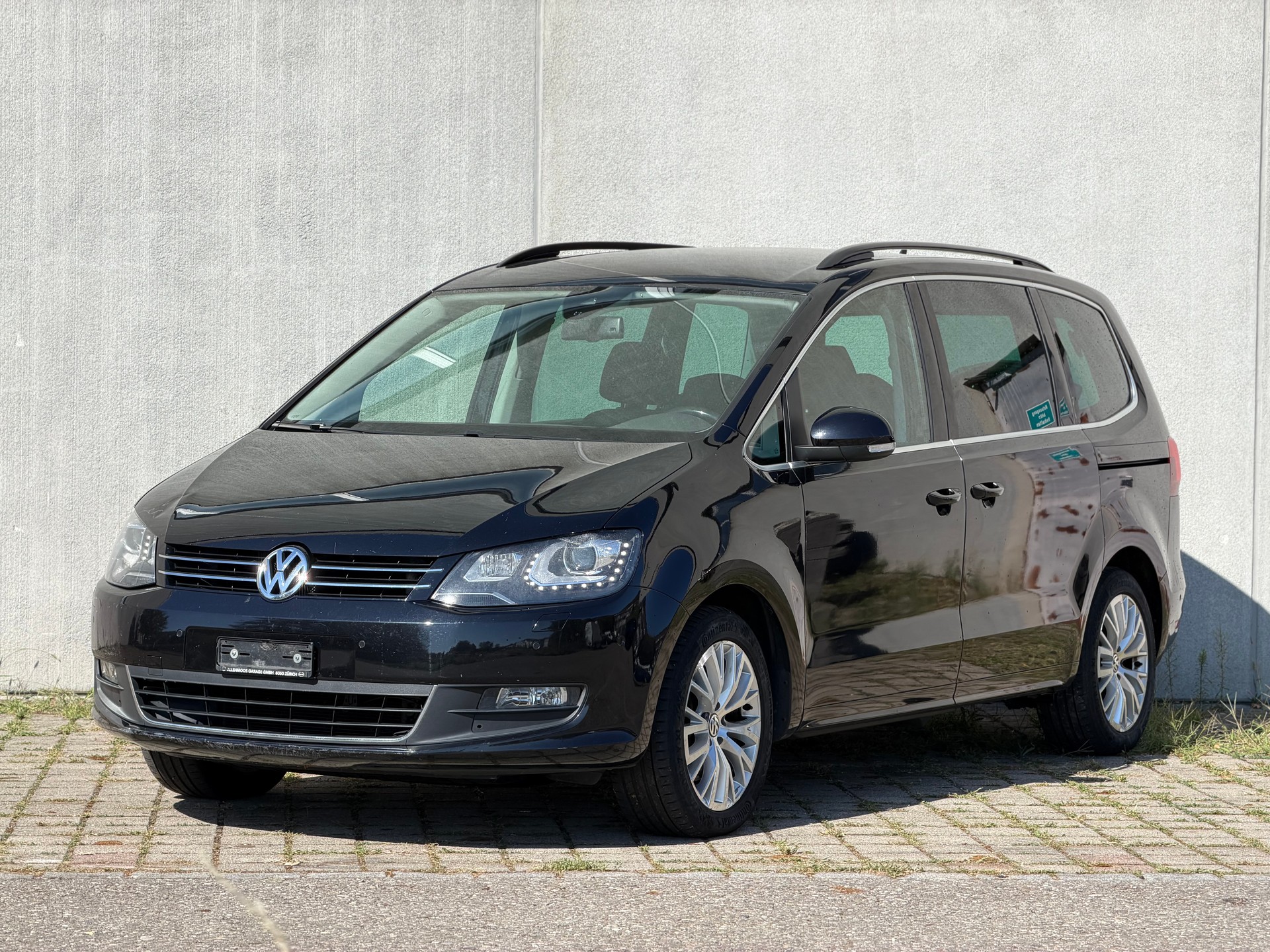 VW Sharan 2.0 TDI BlueMotion Technology Highline DSG-image-0