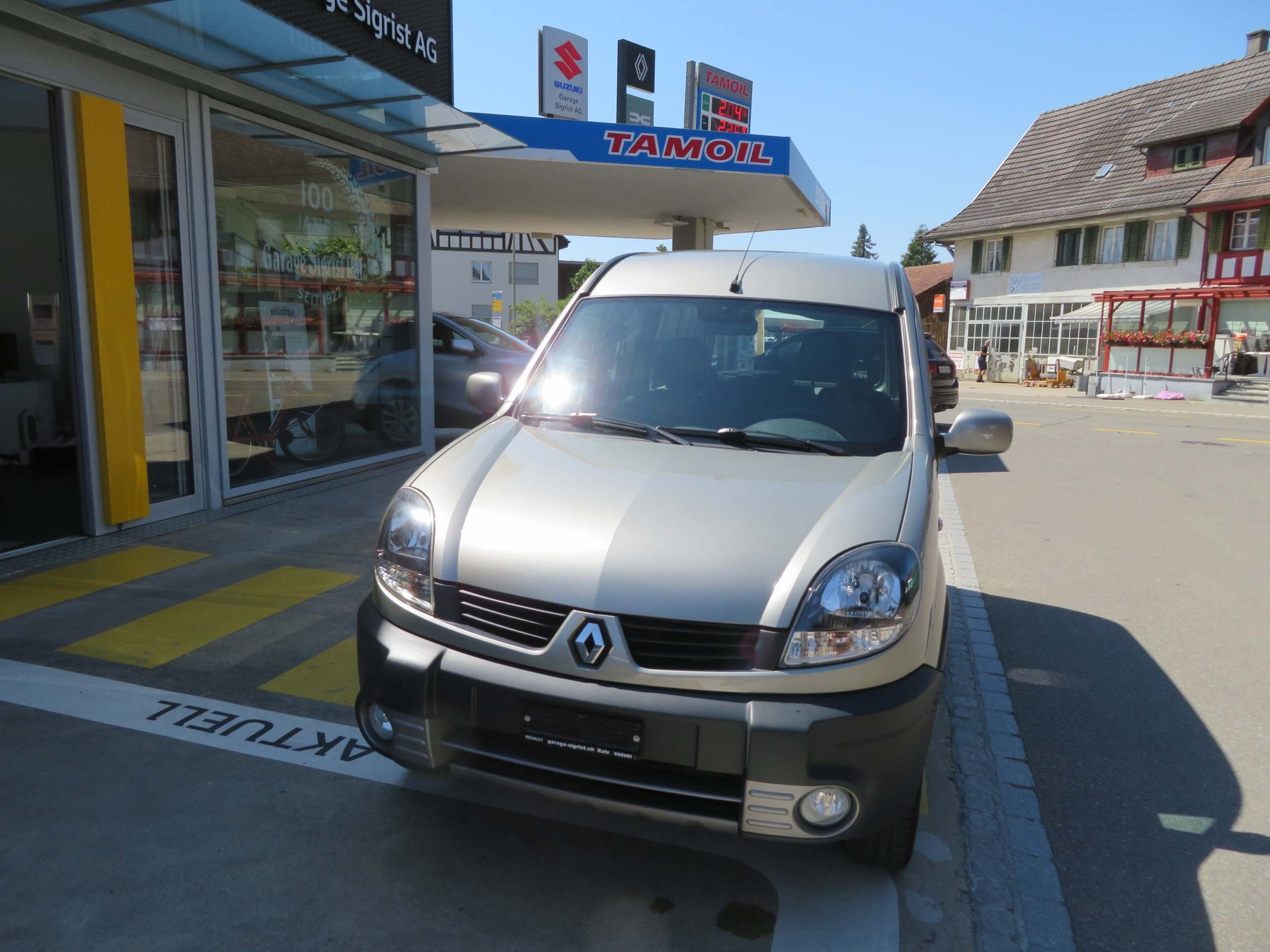 RENAULT Kangoo Kombi 1.6 16V Privillège 4x4-image-2