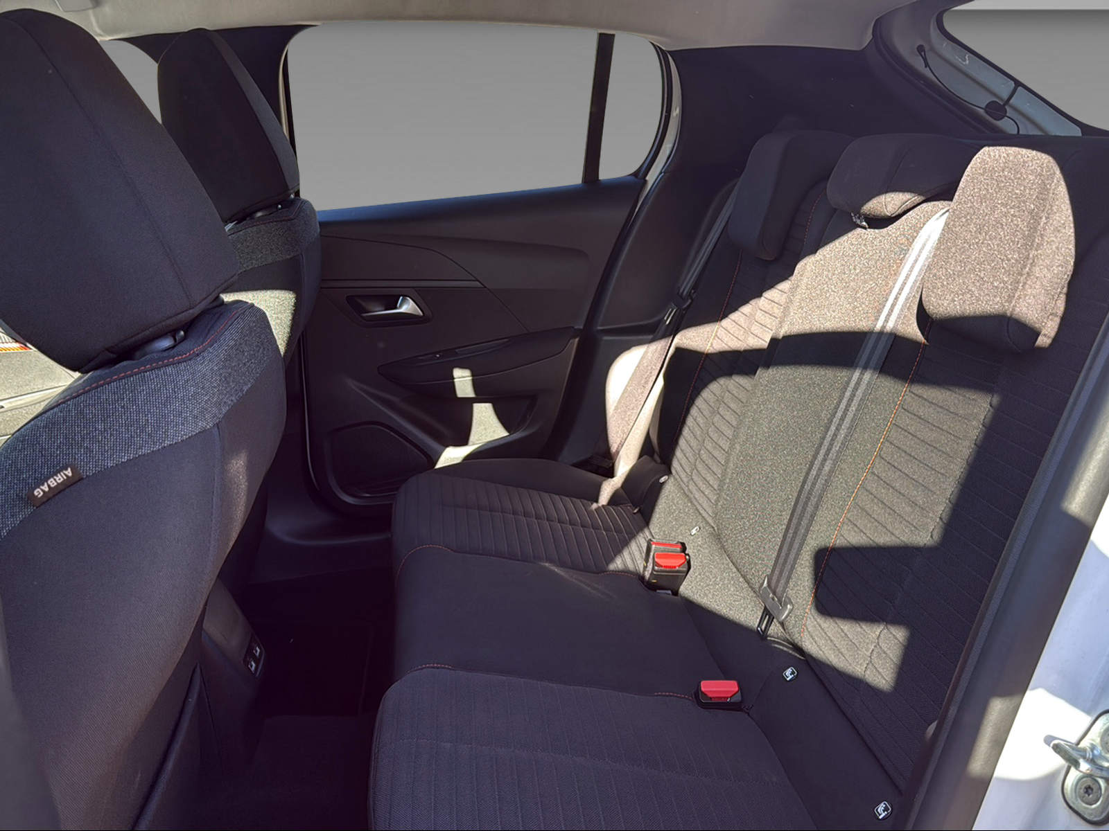 PEUGEOT 208 1.2 PureTech 100 Active Pack-image-20