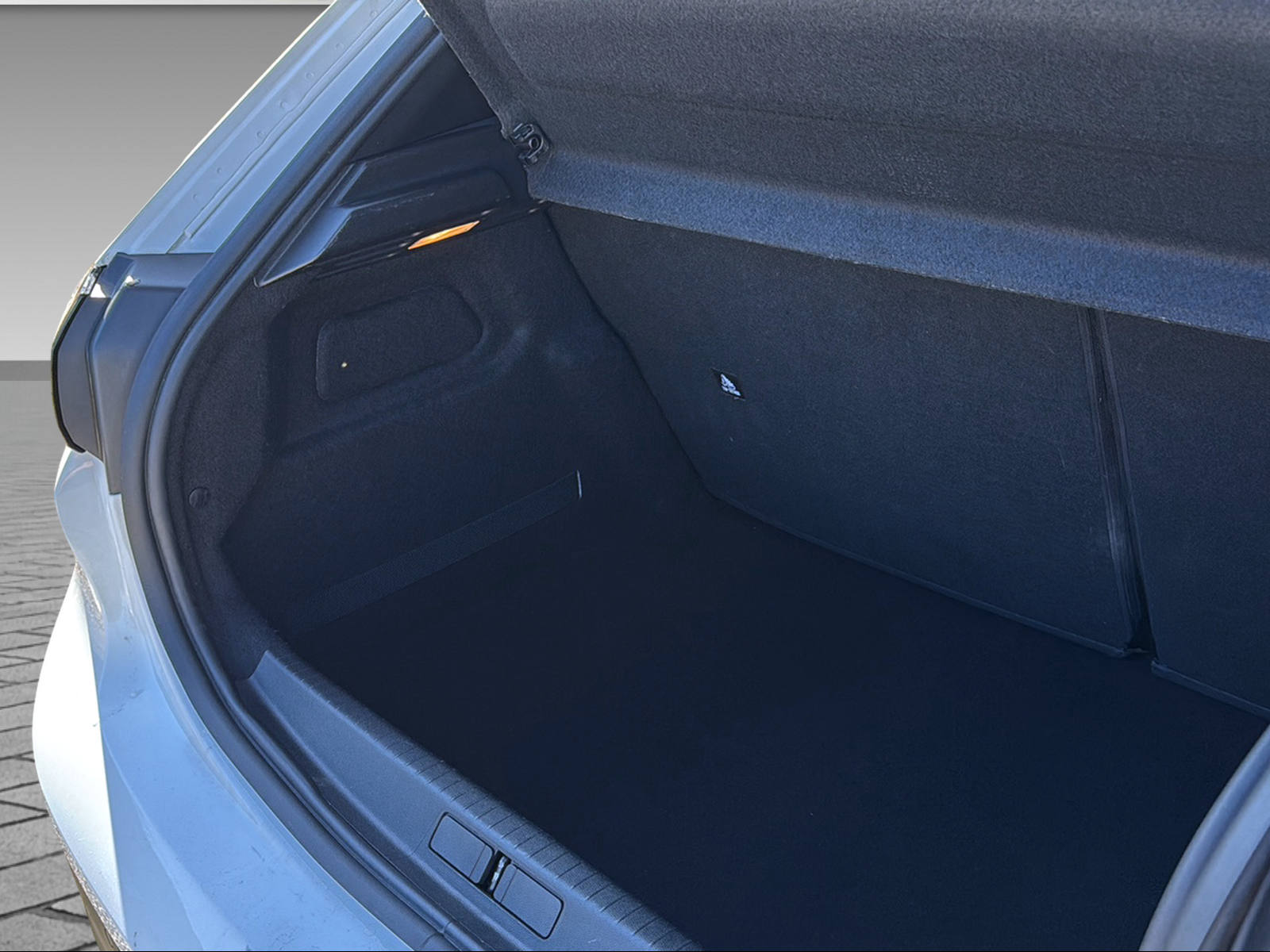 PEUGEOT 208 1.2 PureTech 100 Active Pack-image-22