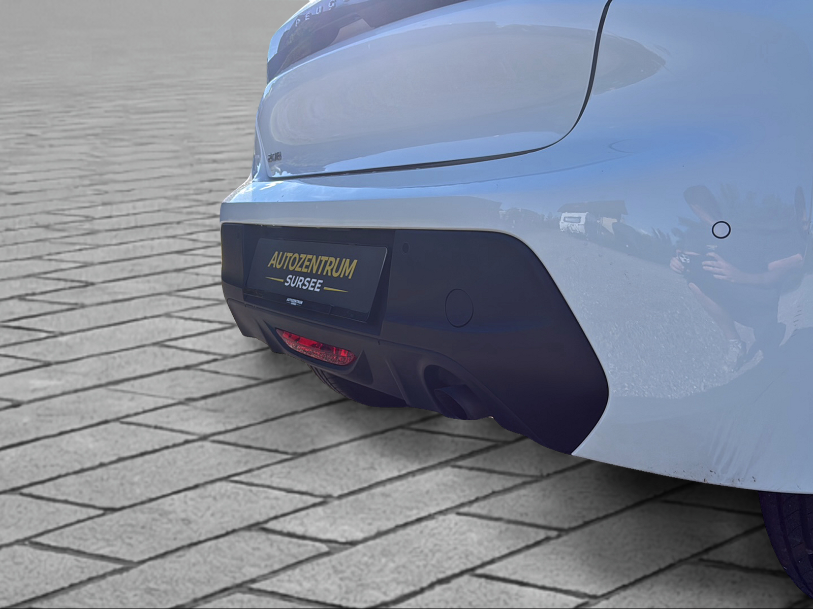 PEUGEOT 208 1.2 PureTech 100 Active Pack-image-8