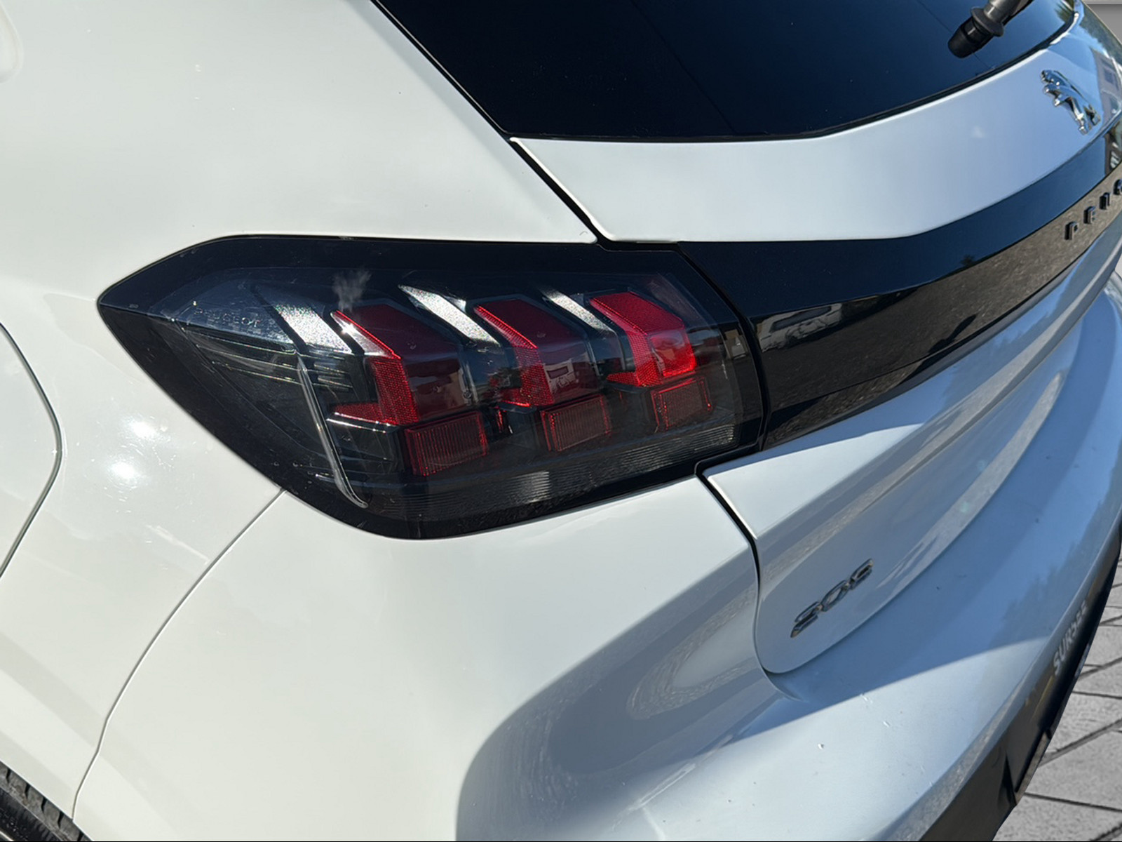 PEUGEOT 208 1.2 PureTech 100 Active Pack-image-5