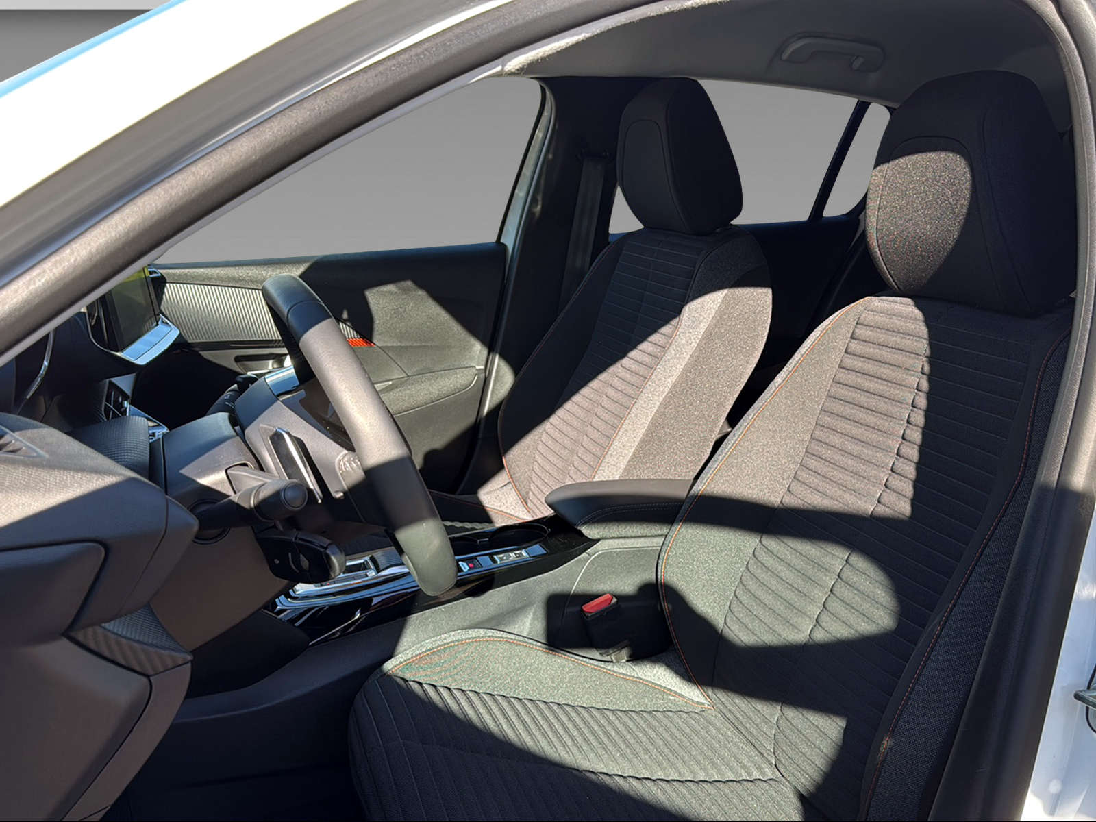PEUGEOT 208 1.2 PureTech 100 Active Pack-image-12