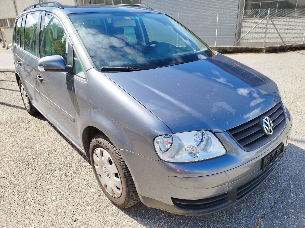 VW Touran 1.9 TDI Trendline Traveller-image-3