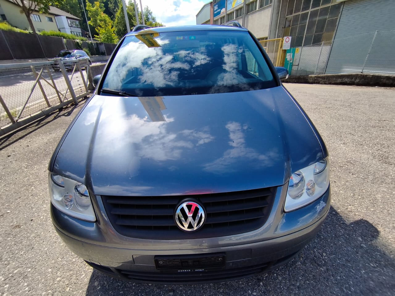 VW Touran 1.9 TDI Trendline Traveller-image-0