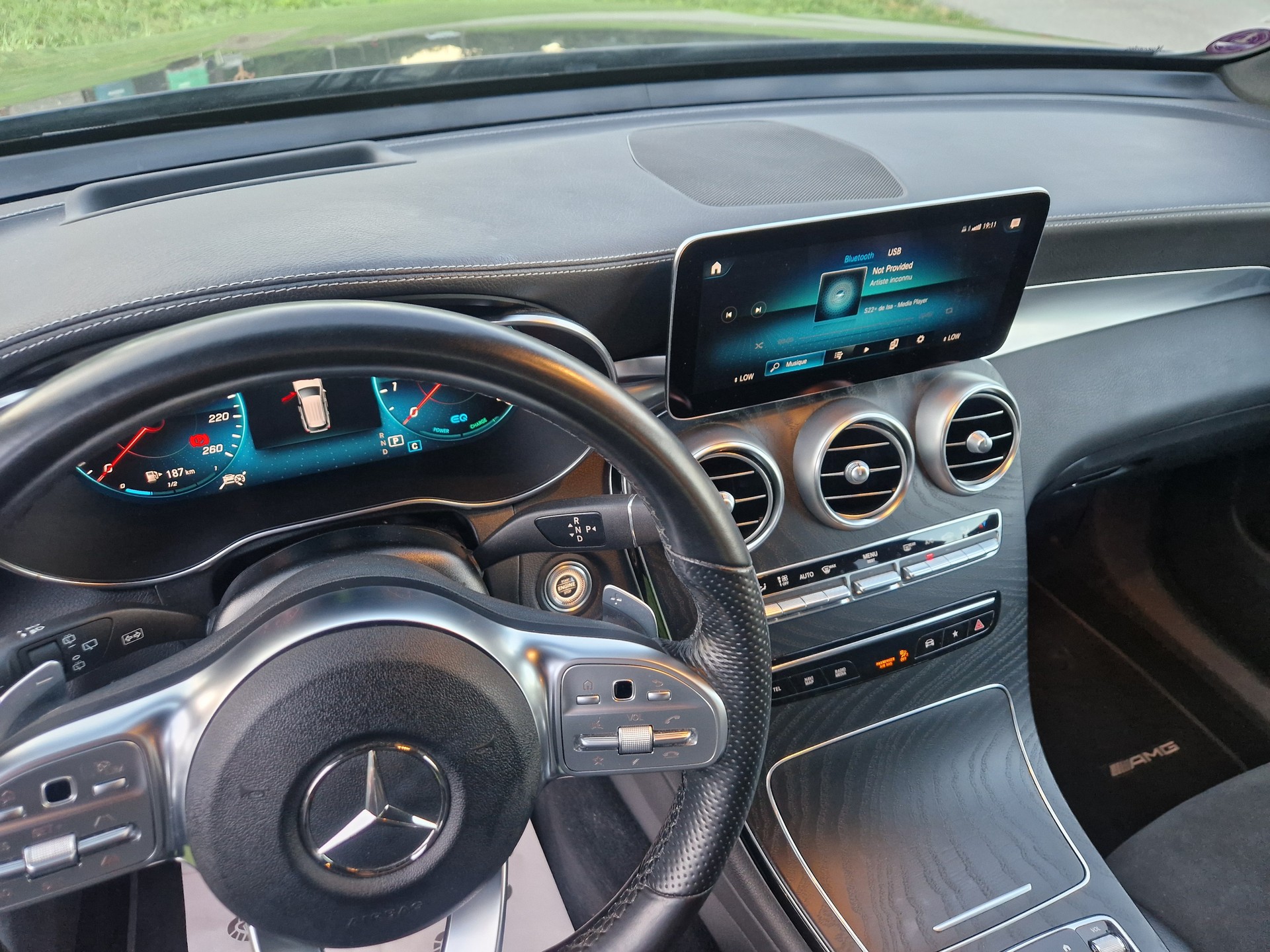 MERCEDES-BENZ GLC 200 AMG Line Plus 4Matic 9G-Tronic-image-10