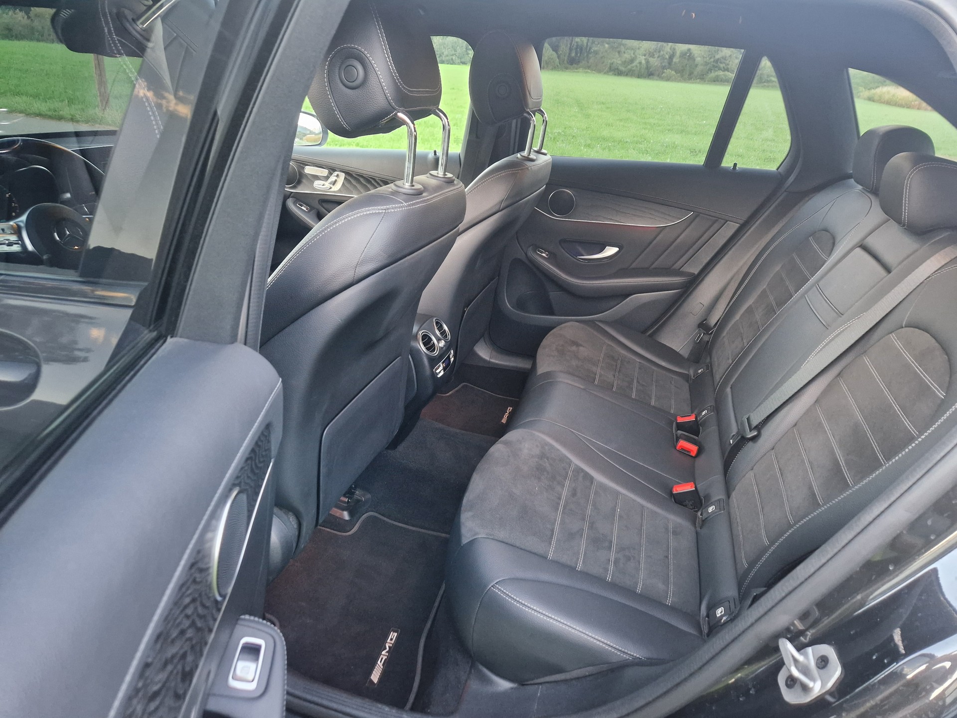 MERCEDES-BENZ GLC 200 AMG Line Plus 4Matic 9G-Tronic-image-7