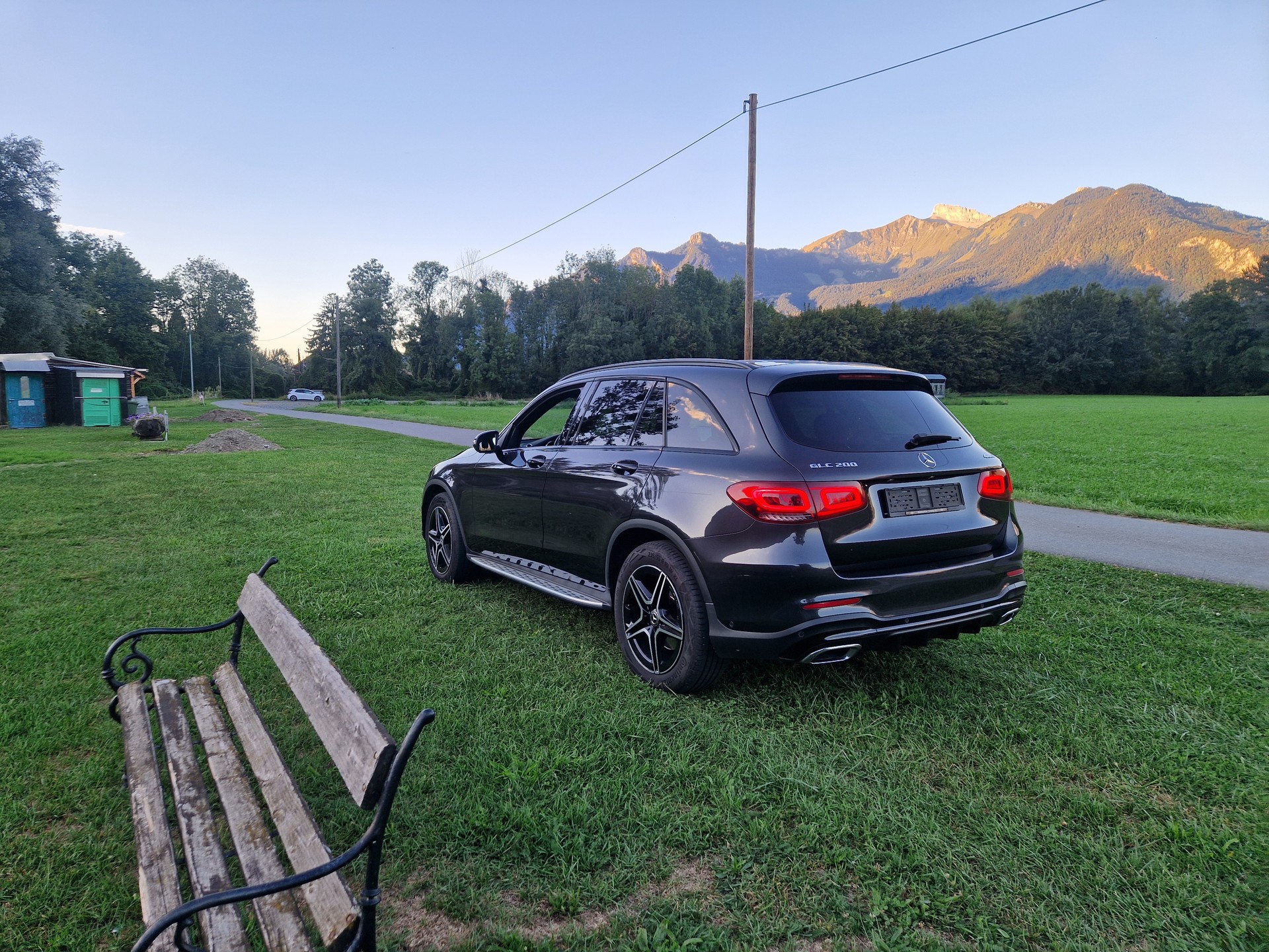 MERCEDES-BENZ GLC 200 AMG Line Plus 4Matic 9G-Tronic-image-5