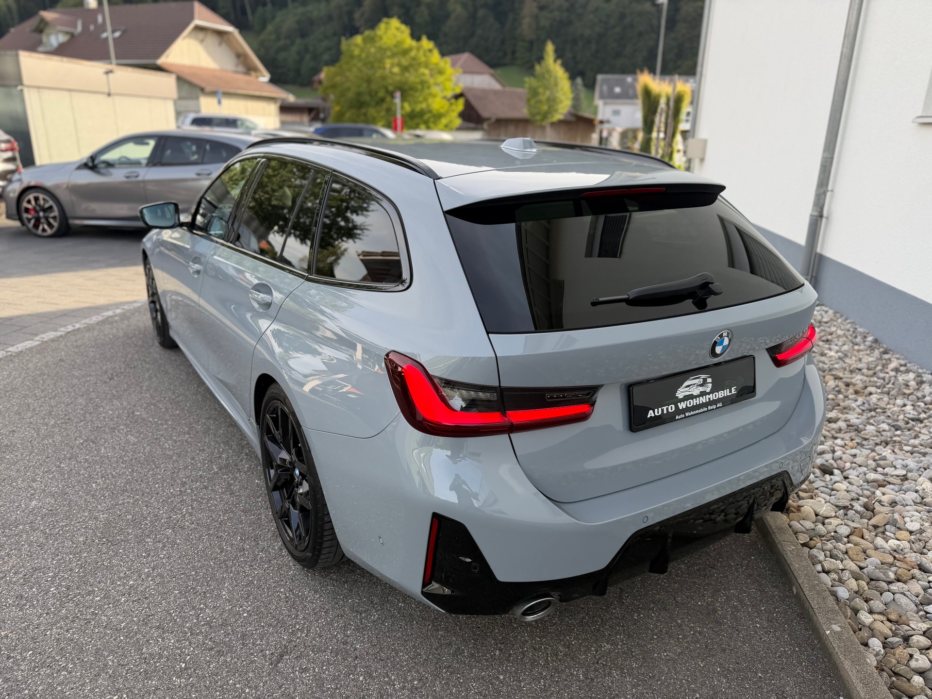 BMW 320d xDrive 48V Touring Steptronic M Sport-image-14