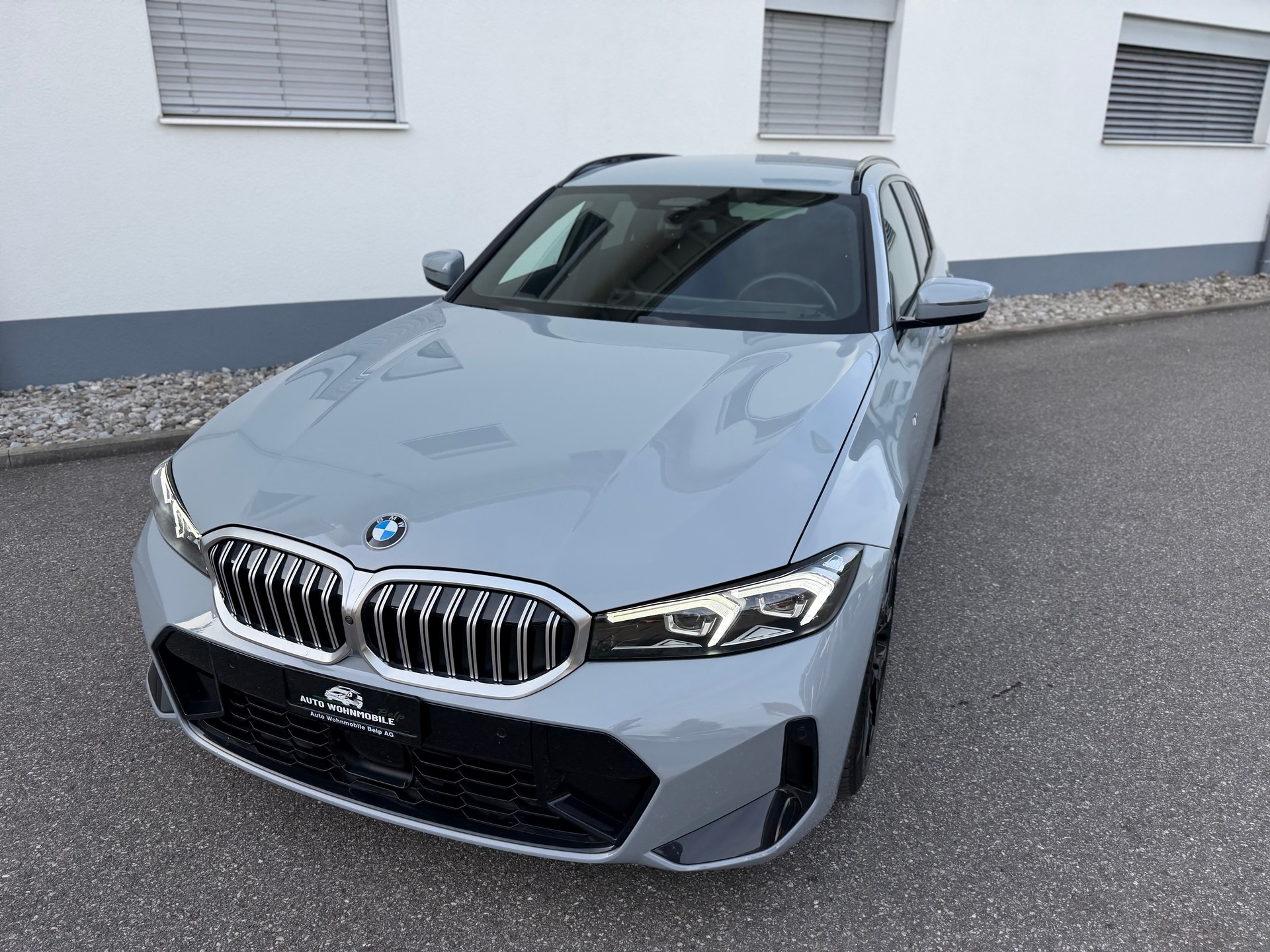BMW 320d xDrive 48V Touring Steptronic M Sport-image-9