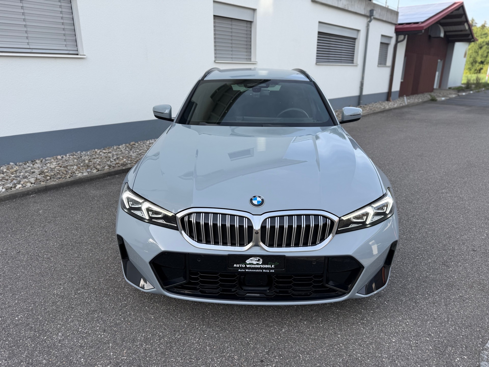BMW 320d xDrive 48V Touring Steptronic M Sport-image-8