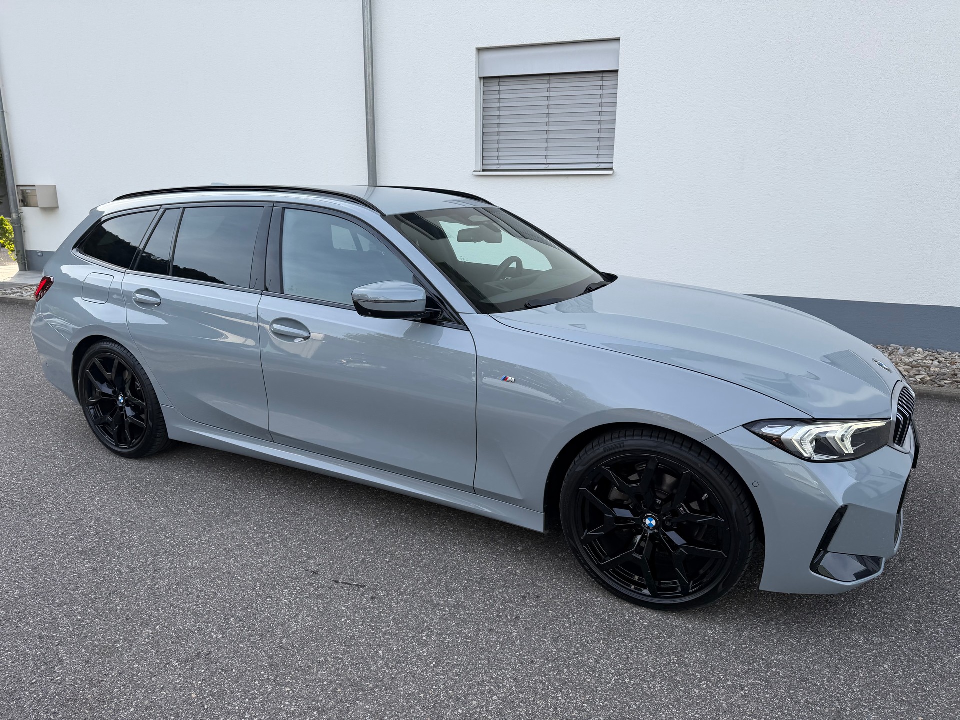 BMW 320d xDrive 48V Touring Steptronic M Sport-image-3