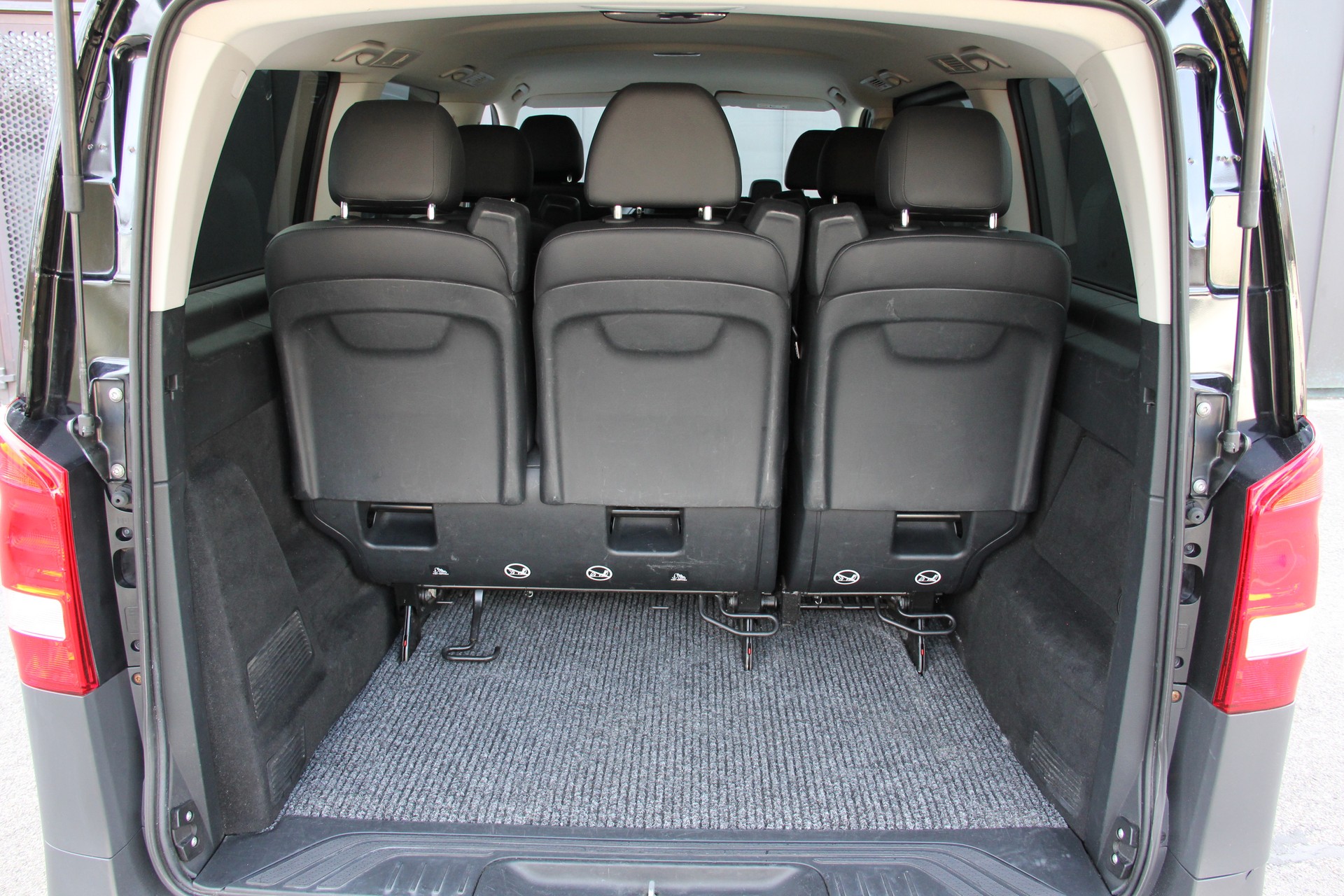 MERCEDES-BENZ Vito 116 BlueTec Tourer Base L 4Matic 7G-Tronic **4X4** **9-SITZE** **FRISCH-AB-MFK**-image-4