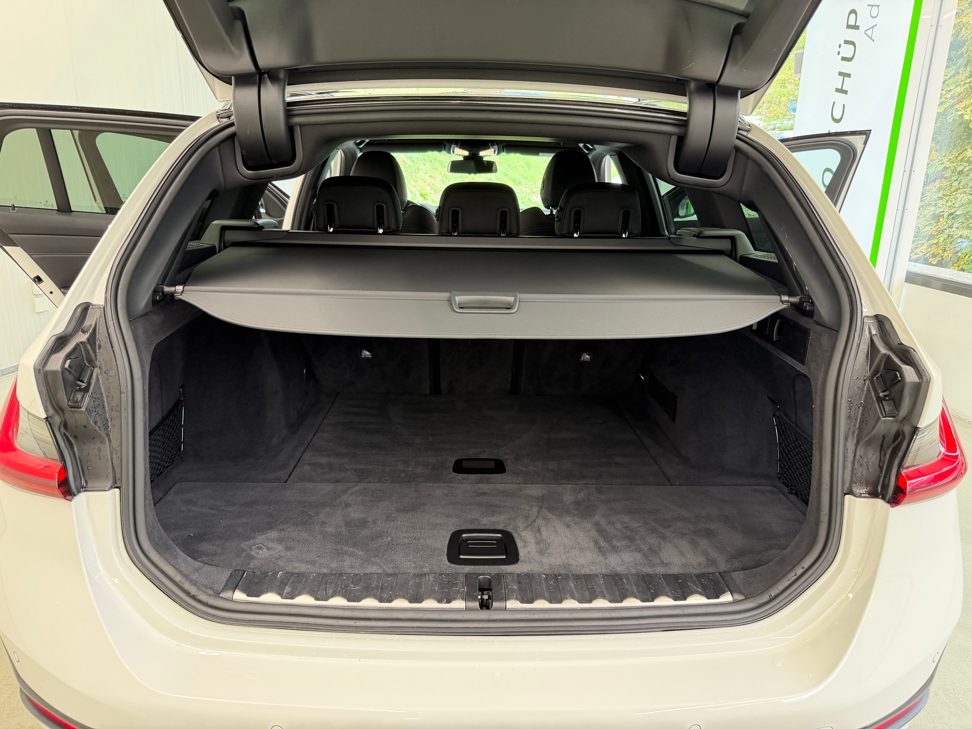 BMW 320d xDrive 48V Touring Sport Line Steptronic-image-14
