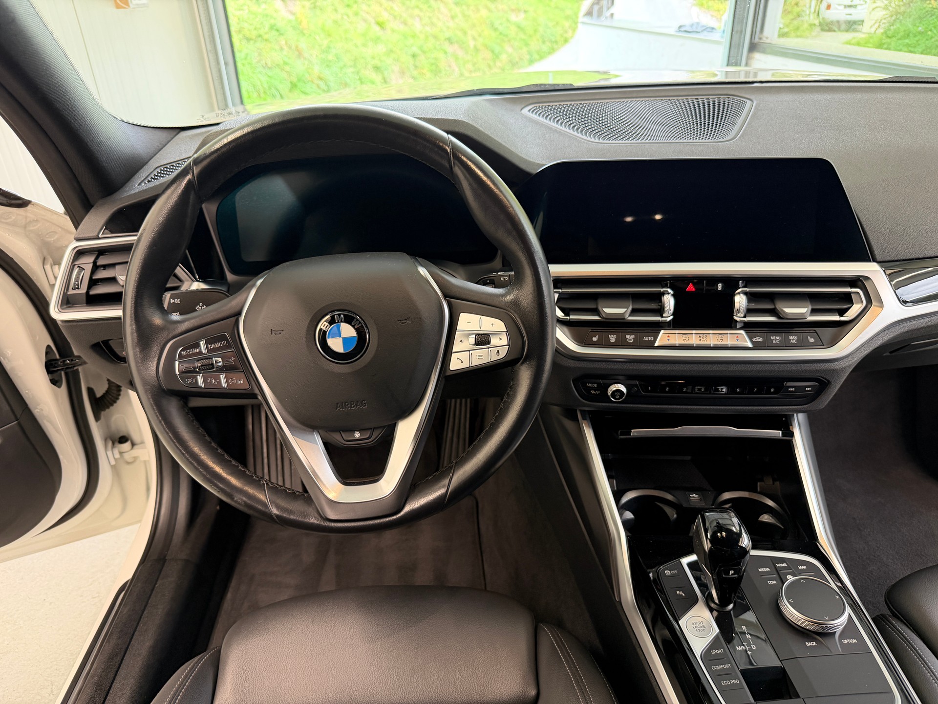 BMW 320d xDrive 48V Touring Sport Line Steptronic-image-19