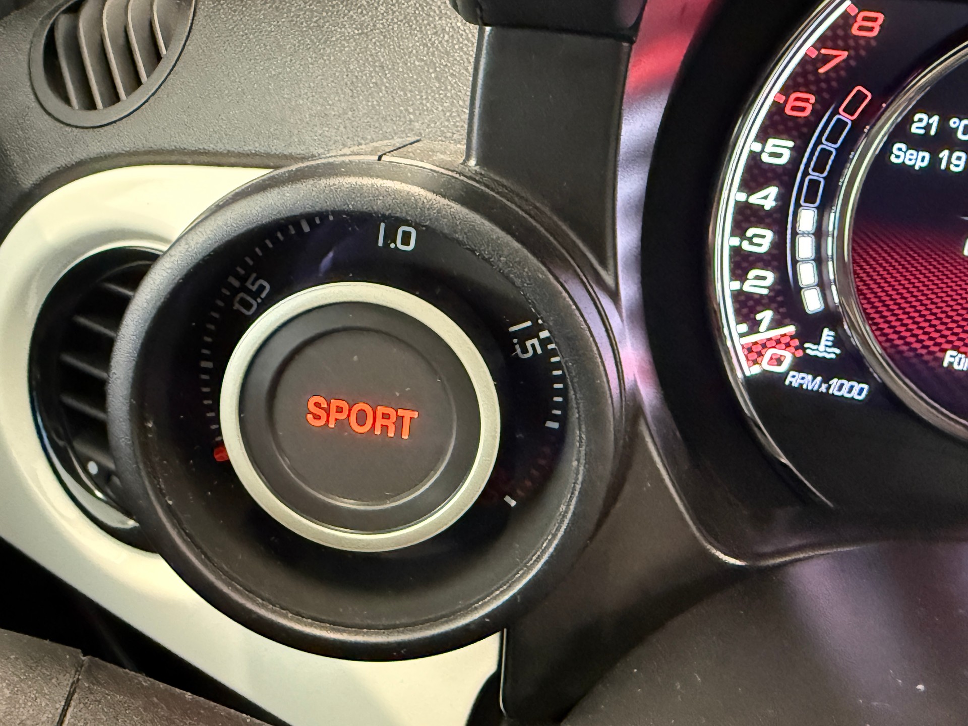 FIAT 595C 1.4 16V Turbo Abarth Competizione Dualogic Ab 220.- pro Monat-image-15
