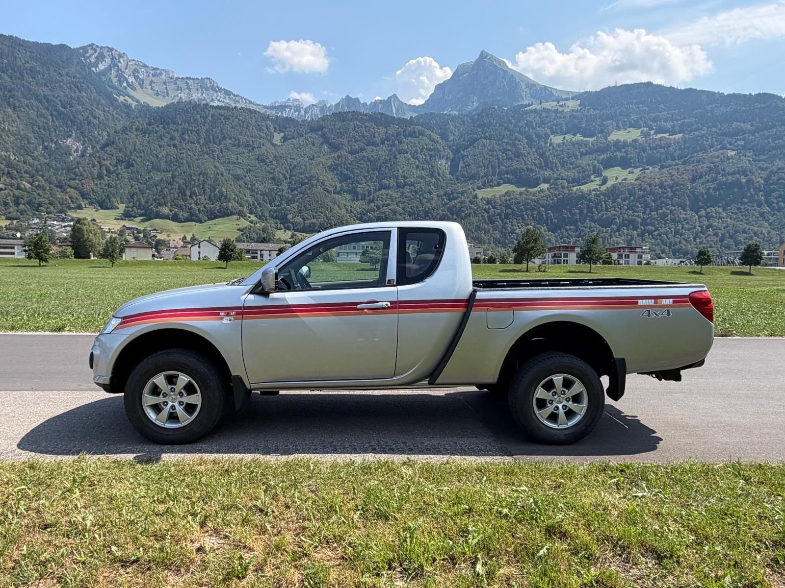 MITSUBISHI Club cab Ralliart-image-1