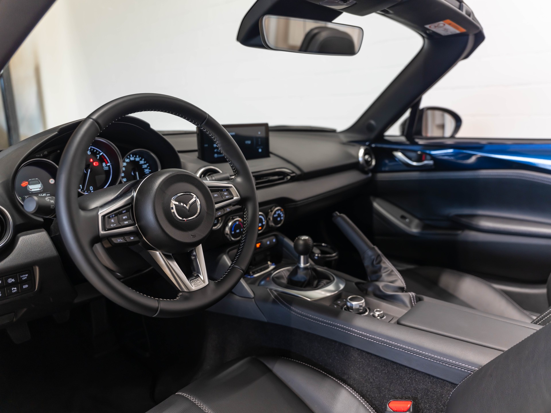 MAZDA MX-5 Skyactiv-G 132 Exclusive-line-image-10