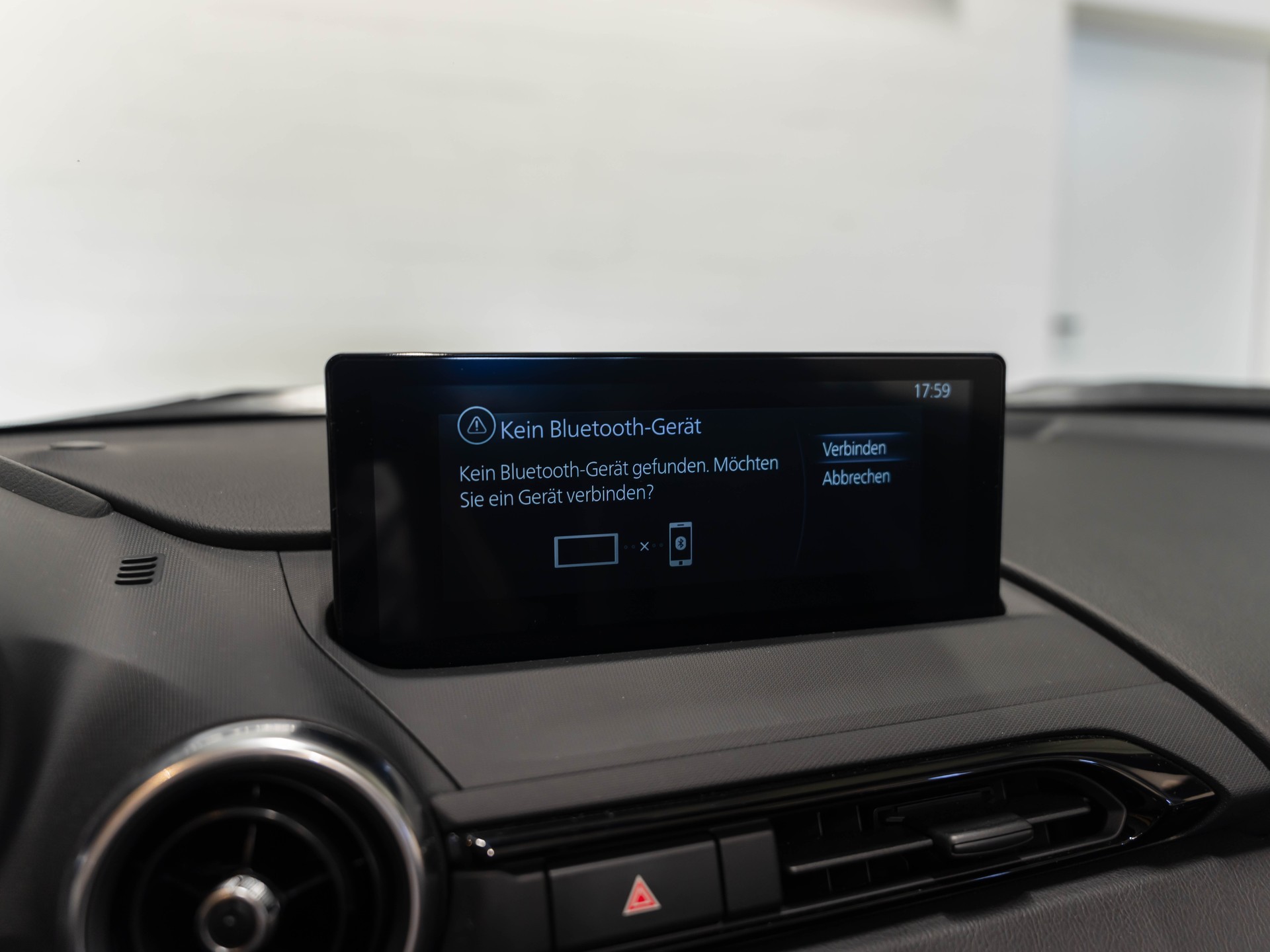 MAZDA MX-5 Skyactiv-G 132 Exclusive-line-image-25