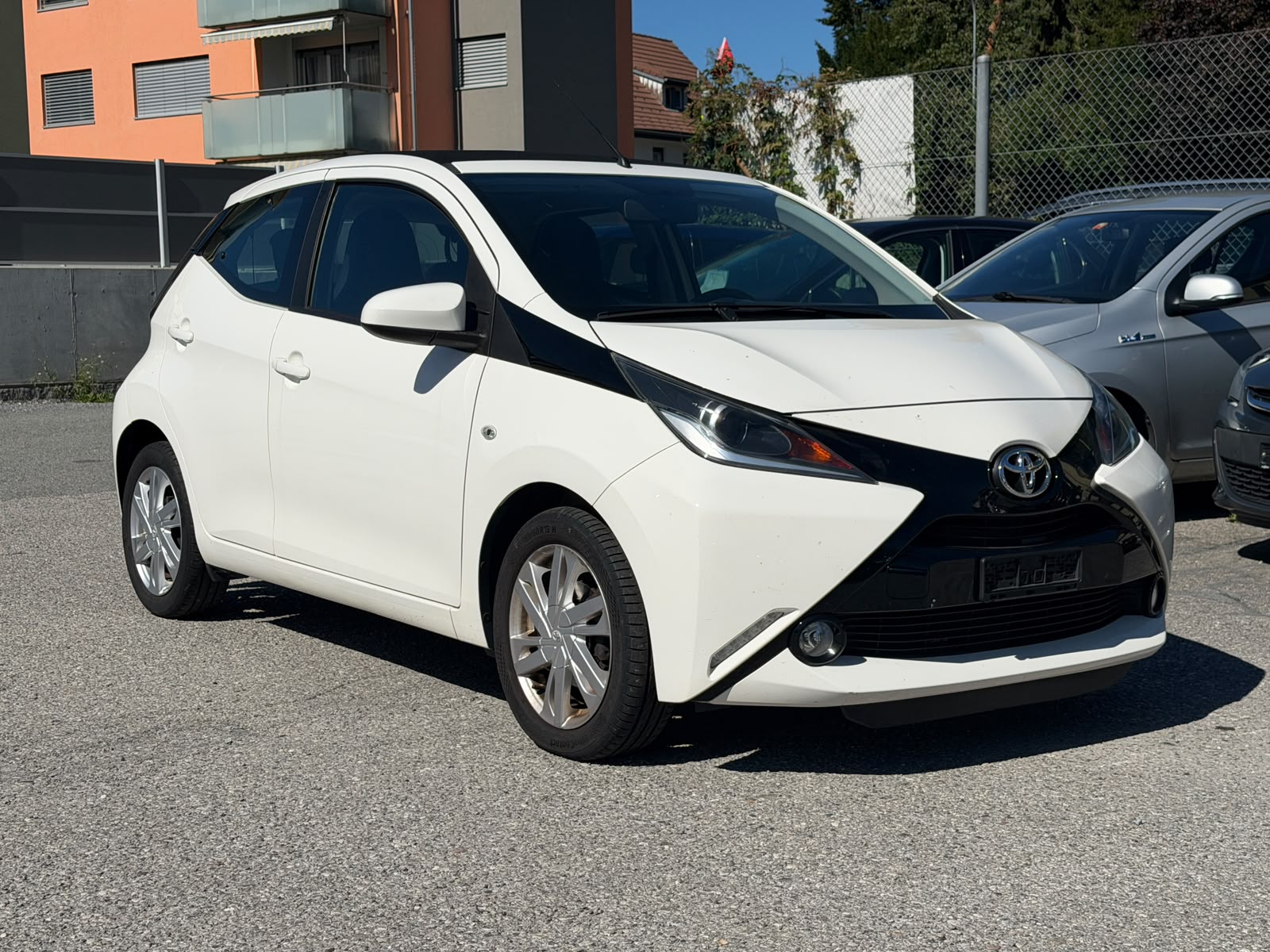 TOYOTA Aygo 1.0 VVT-i x-play-image-0