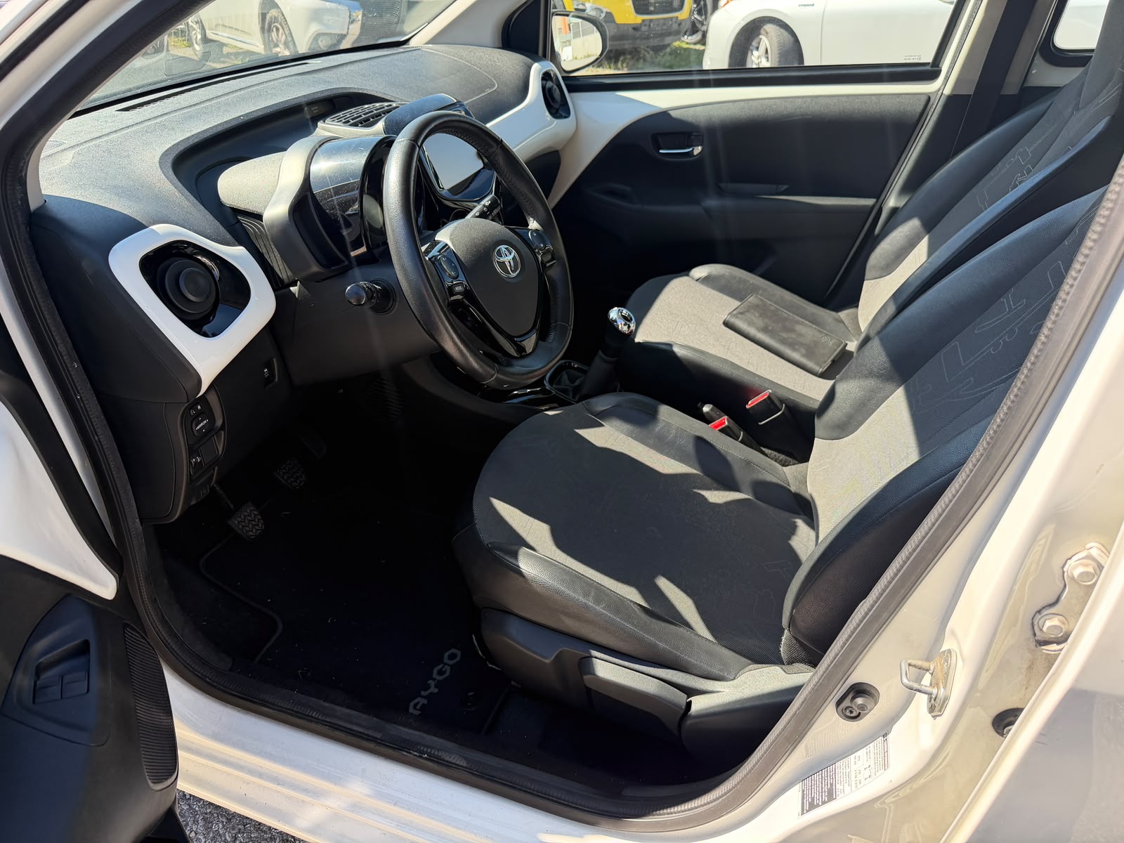 TOYOTA Aygo 1.0 VVT-i x-play-image-8