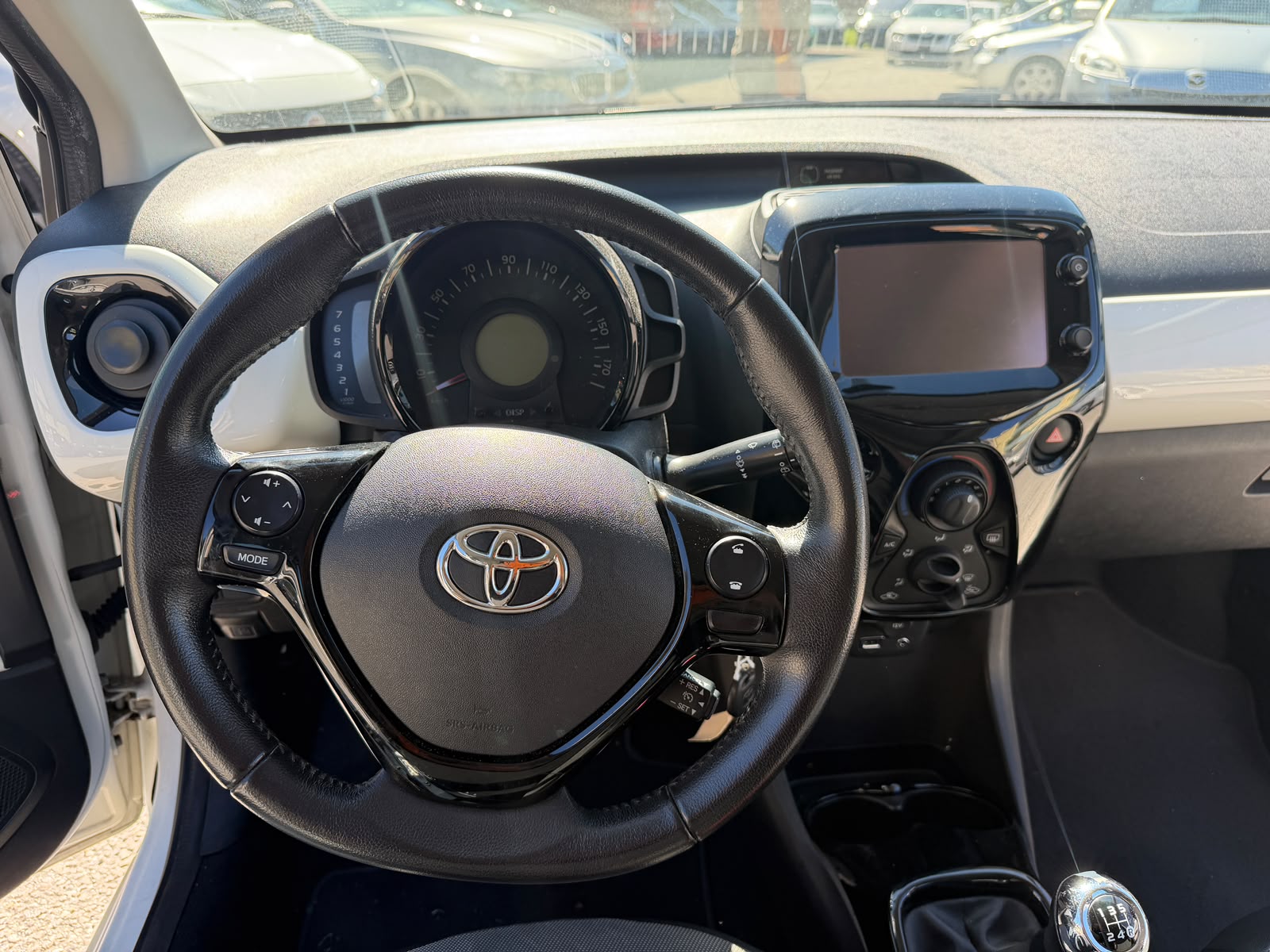 TOYOTA Aygo 1.0 VVT-i x-play-image-5