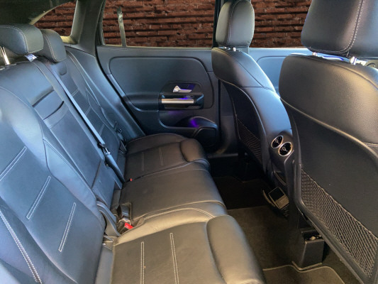 MERCEDES-BENZ GLA 250 4Matic 8G-DCT-image-12
