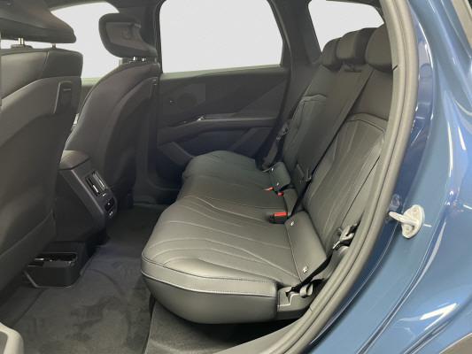 BMW iX3 50 xDrive M Sport-image-9