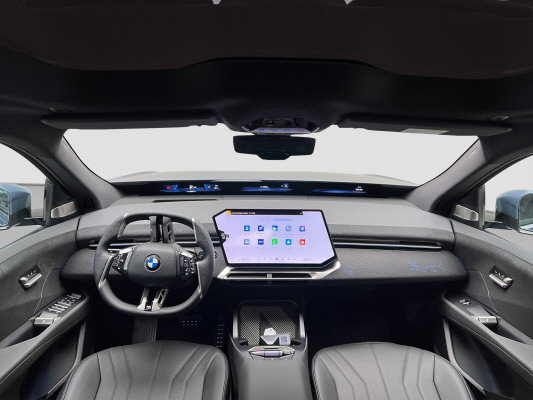 BMW iX3 50 xDrive M Sport-image-10