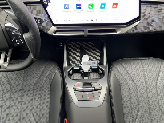 BMW iX3 50 xDrive M Sport-image-11