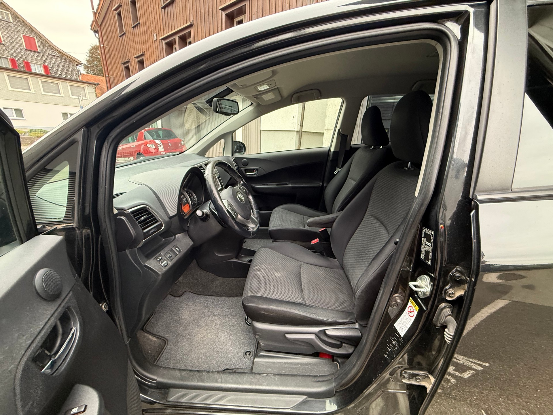 TOYOTA Verso-S 1.33 Linea Luna Multidrive S-image-9
