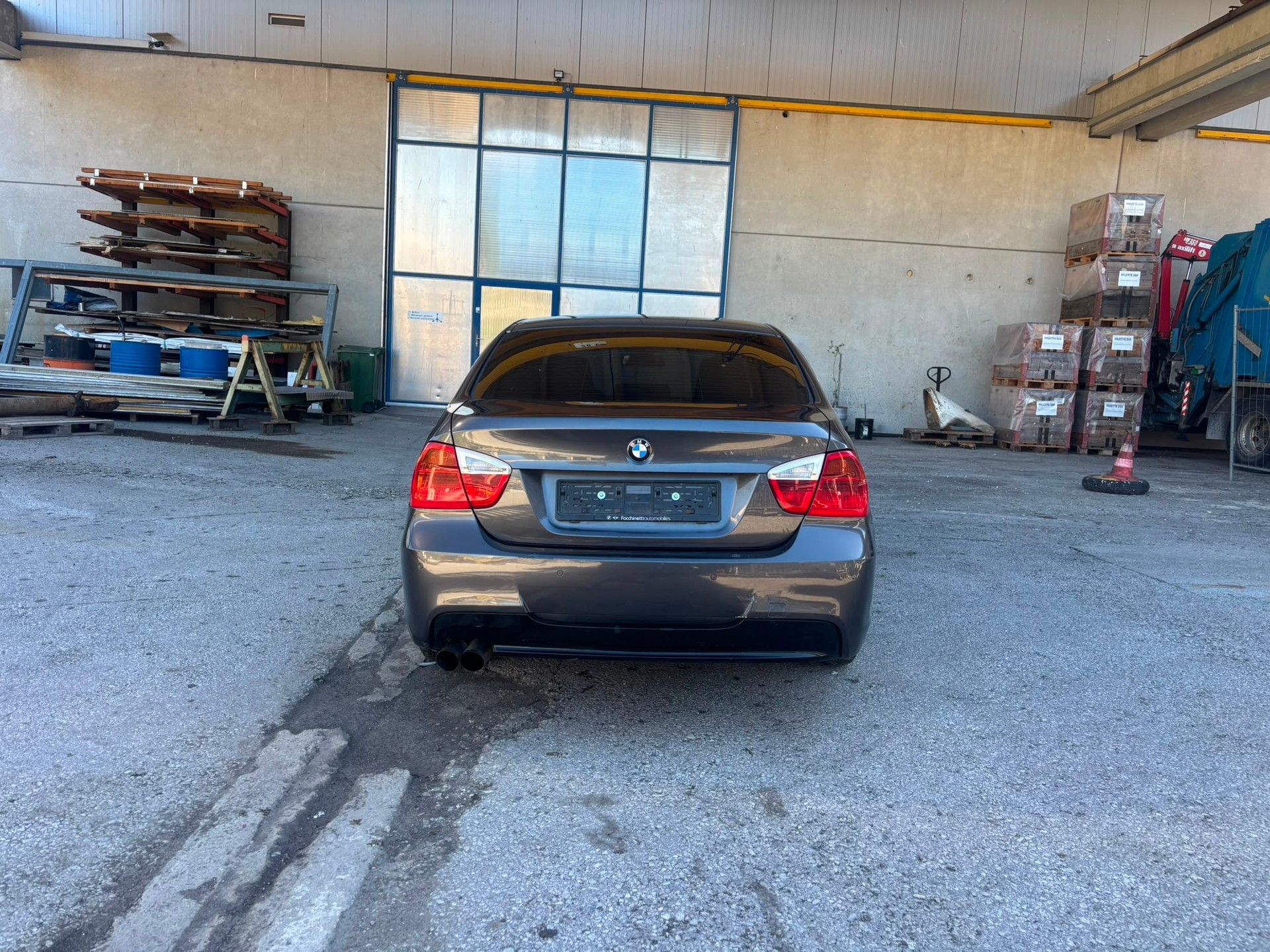 BMW 325xi-image-3