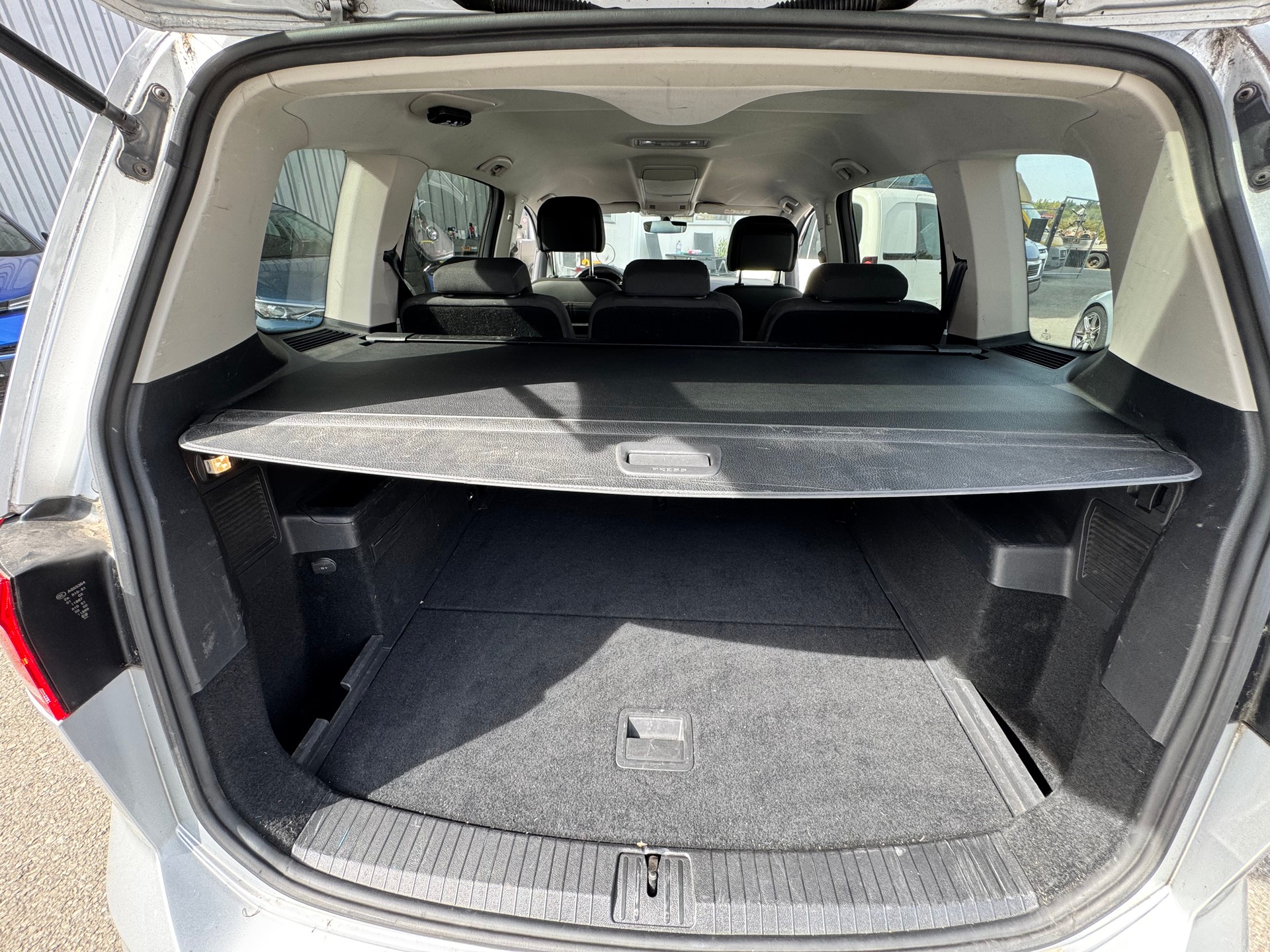 VW Touran 2.0 TDI BlueMotion Technology Highline DSG-image-15